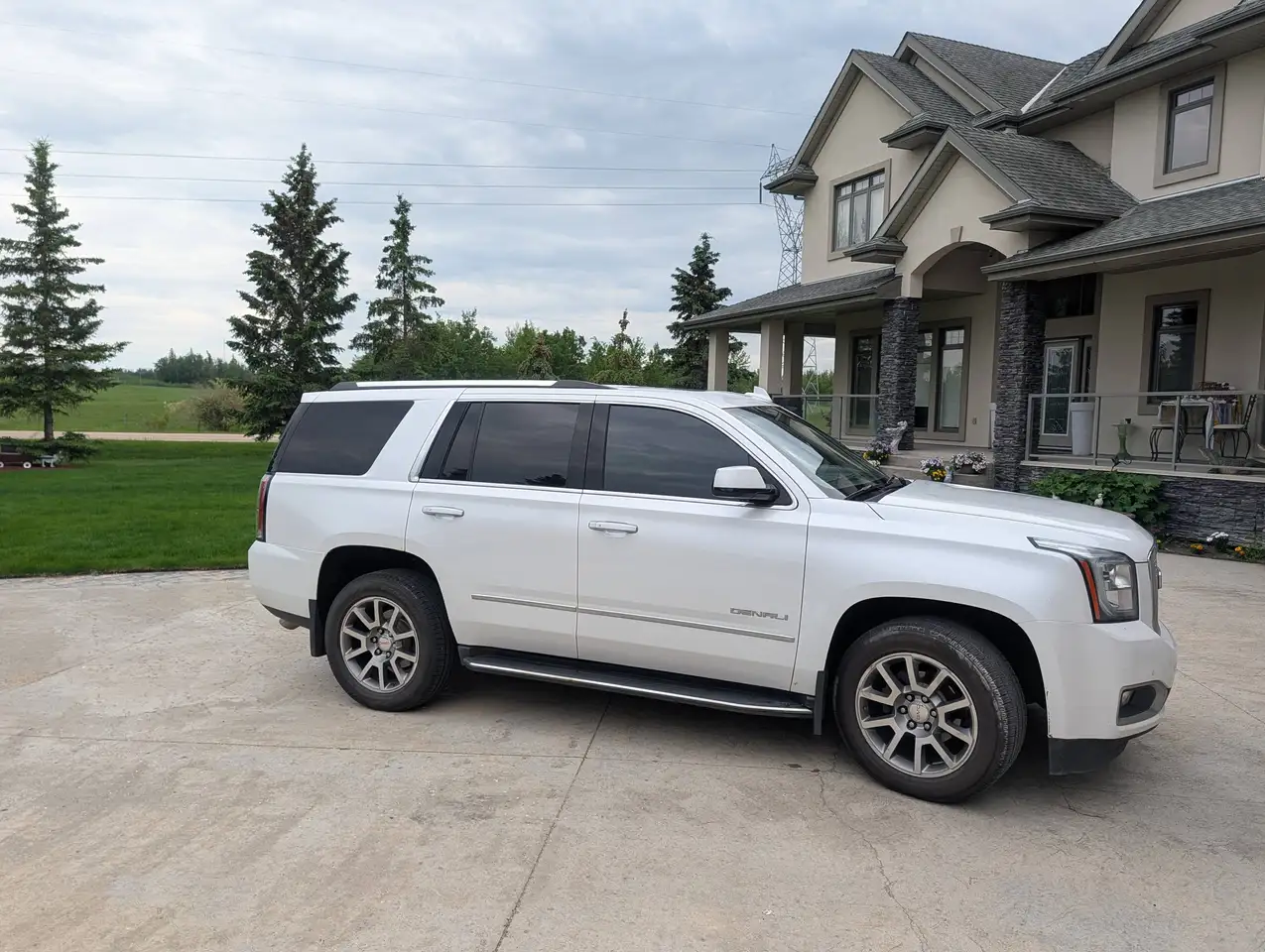 GMC Yukon снимка GMC Yukon