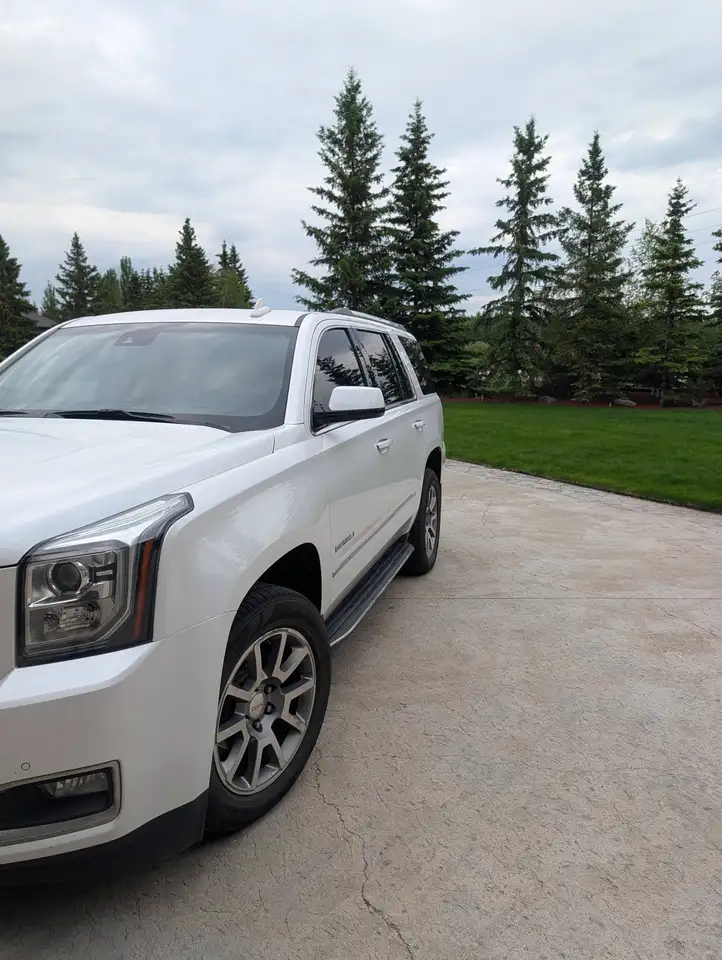 GMC Yukon снимка GMC Yukon