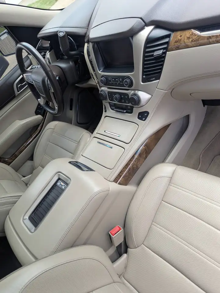 GMC Yukon снимка GMC Yukon