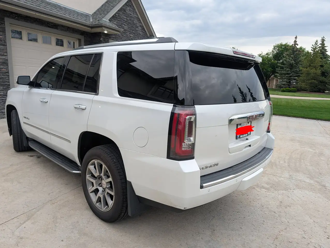 GMC Yukon снимка GMC Yukon