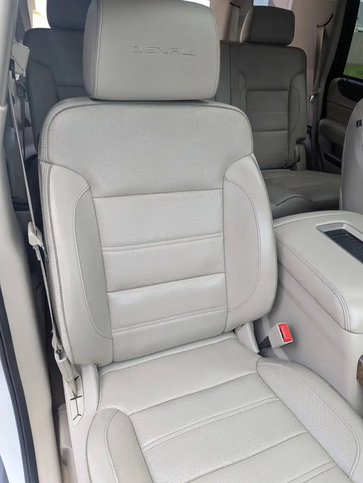 GMC Yukon снимка GMC Yukon