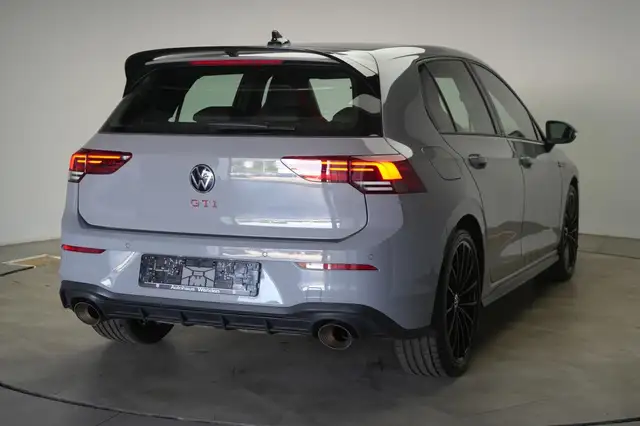 Volkswagen Golf view 4