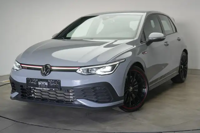 Volkswagen Golf view 3