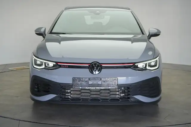 Volkswagen Golf view 2