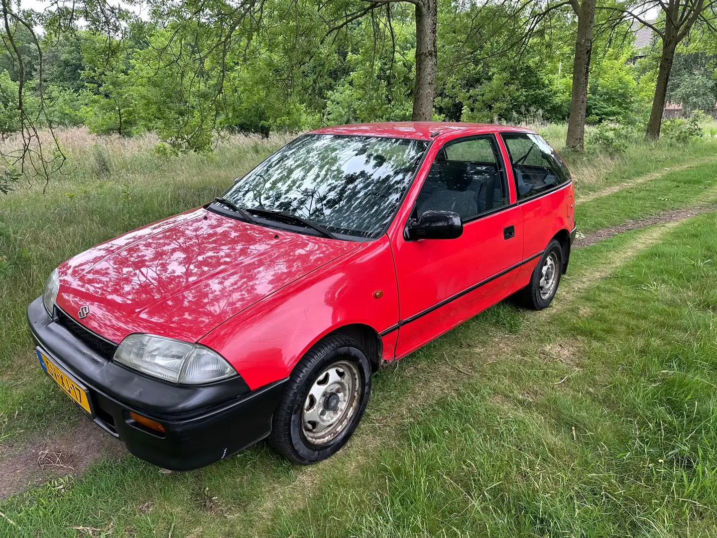 Suzuki Swift 1.0 GL APK 23-04-2026 AUTOMAAT Roşu - 1