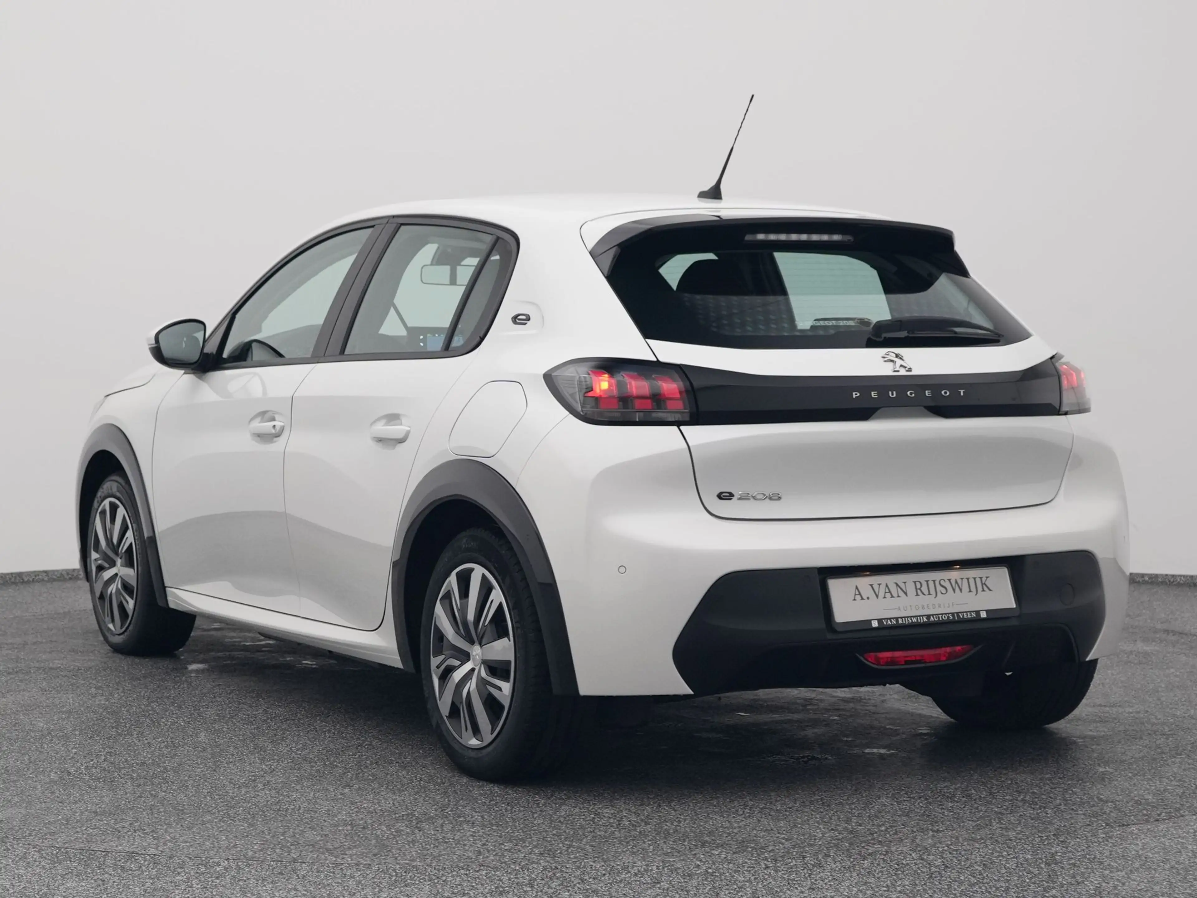 Peugeot e-208 EV  Active 50 kWh | NAVI | CARPLAY — photo 6