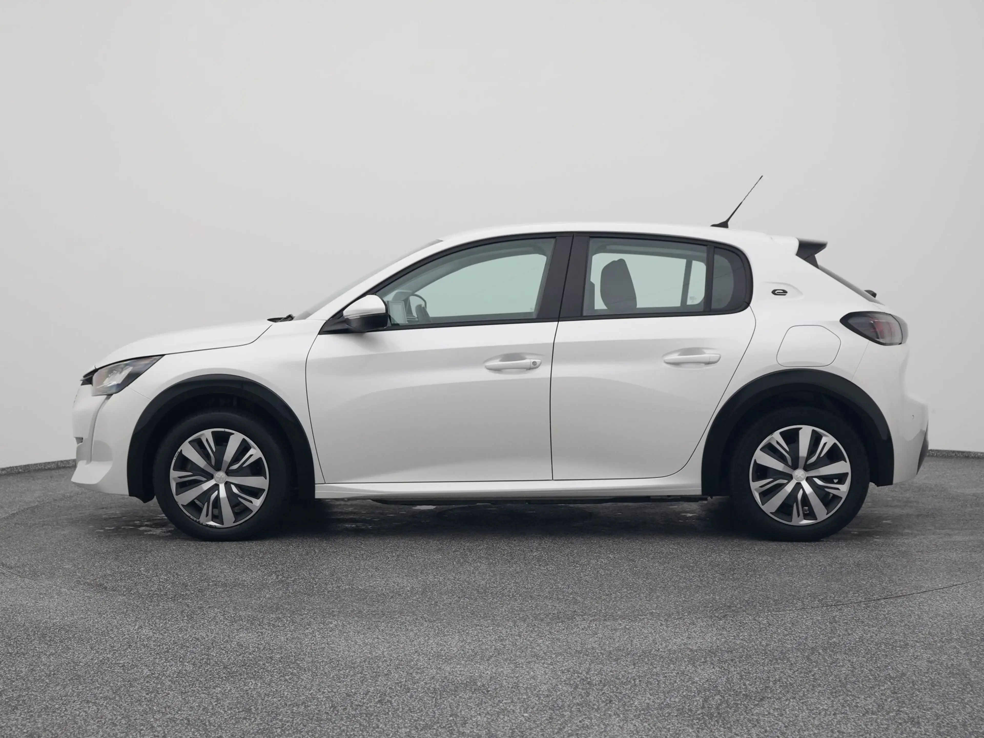 Peugeot e-208 EV  Active 50 kWh | NAVI | CARPLAY — photo 14