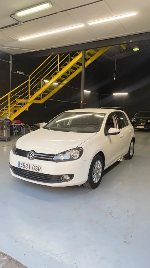 Volkswagen Golf VI 1.6 TDI 105cv DPF Advance Blanco - 1