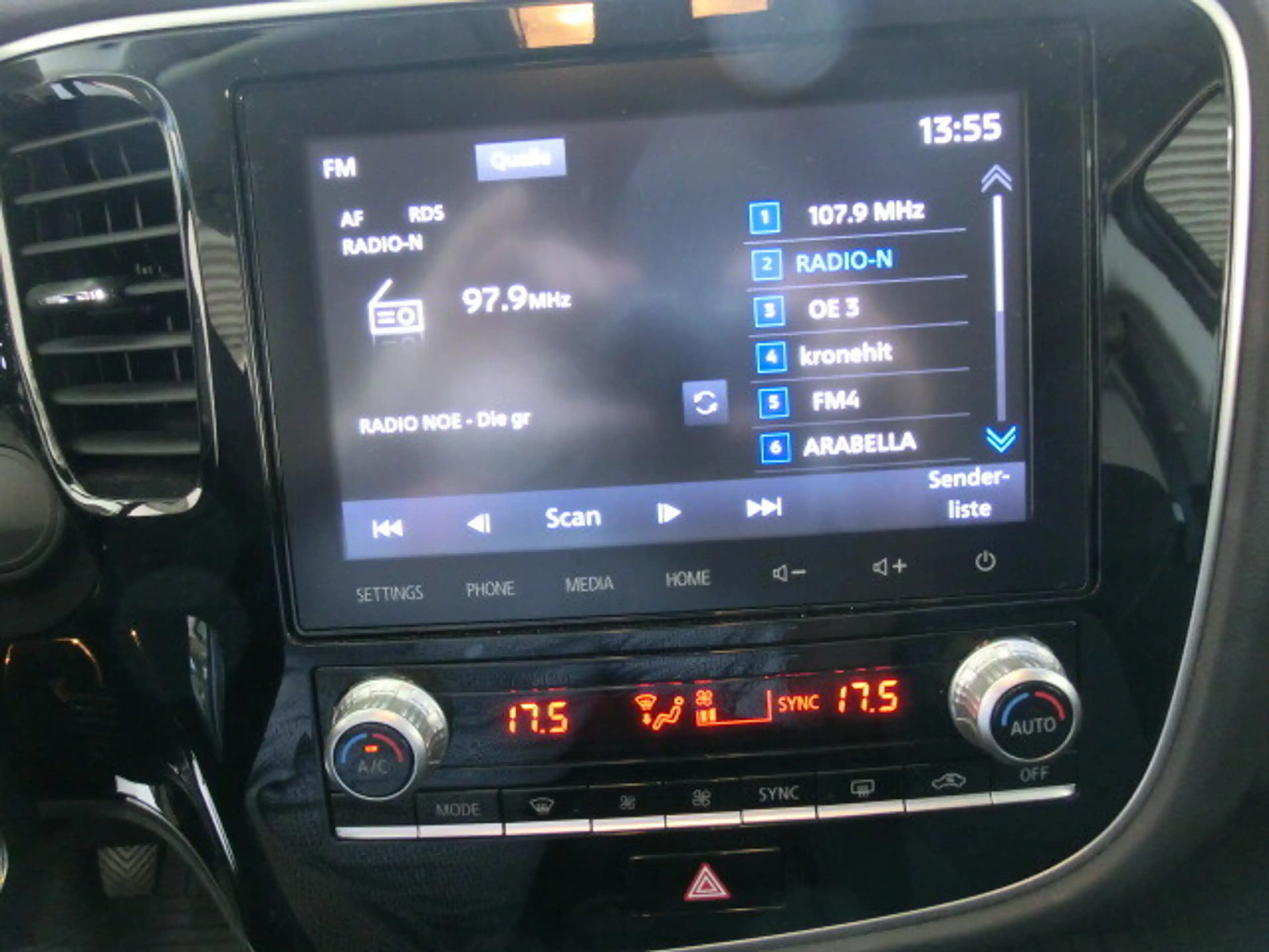 Mitsubishi Outlander 2.0 MIVEC (EURO 6d-TEMP) Invite 40 2WD — photo 8
