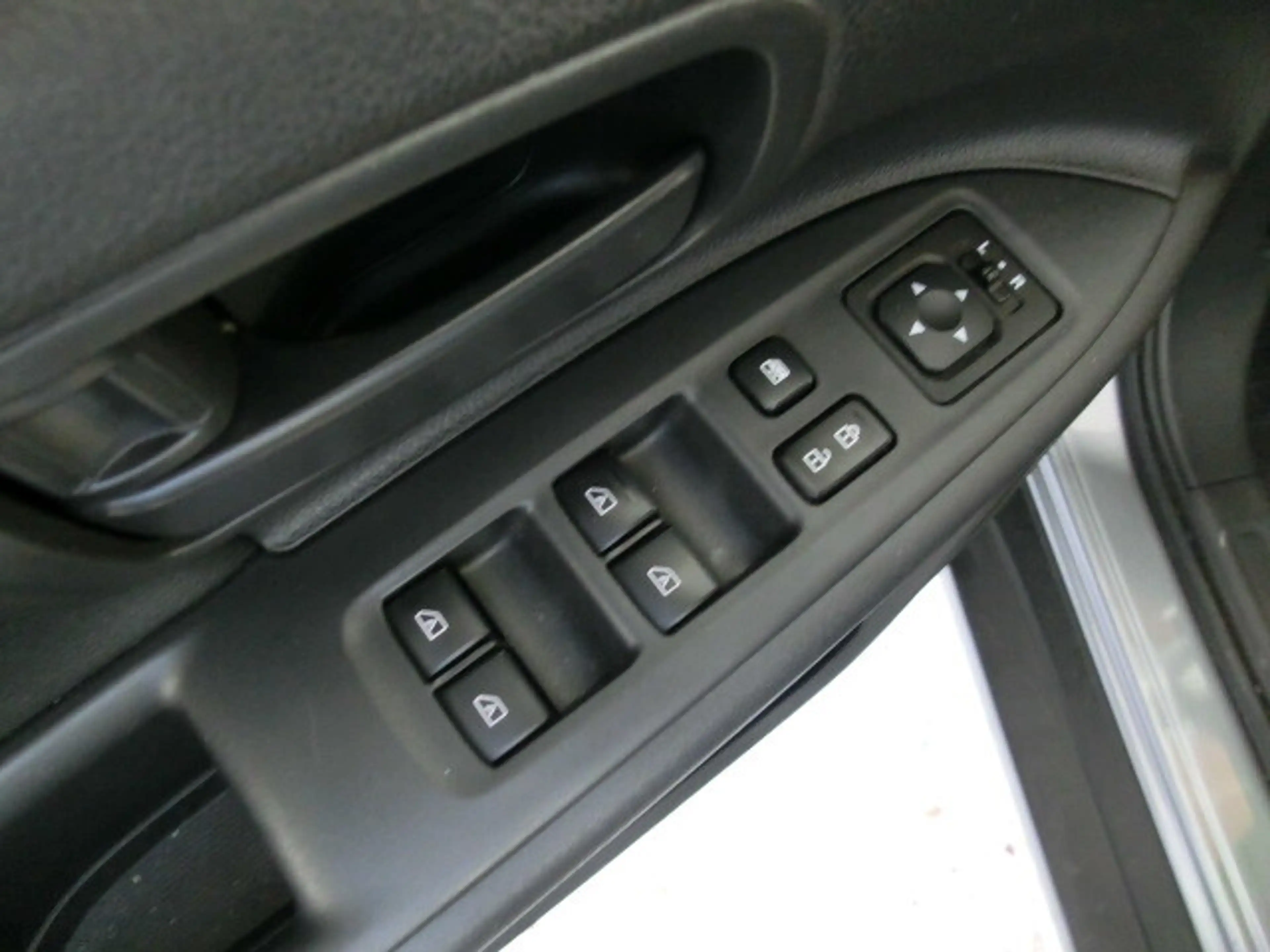 Mitsubishi Outlander 2.0 MIVEC (EURO 6d-TEMP) Invite 40 2WD — photo 11