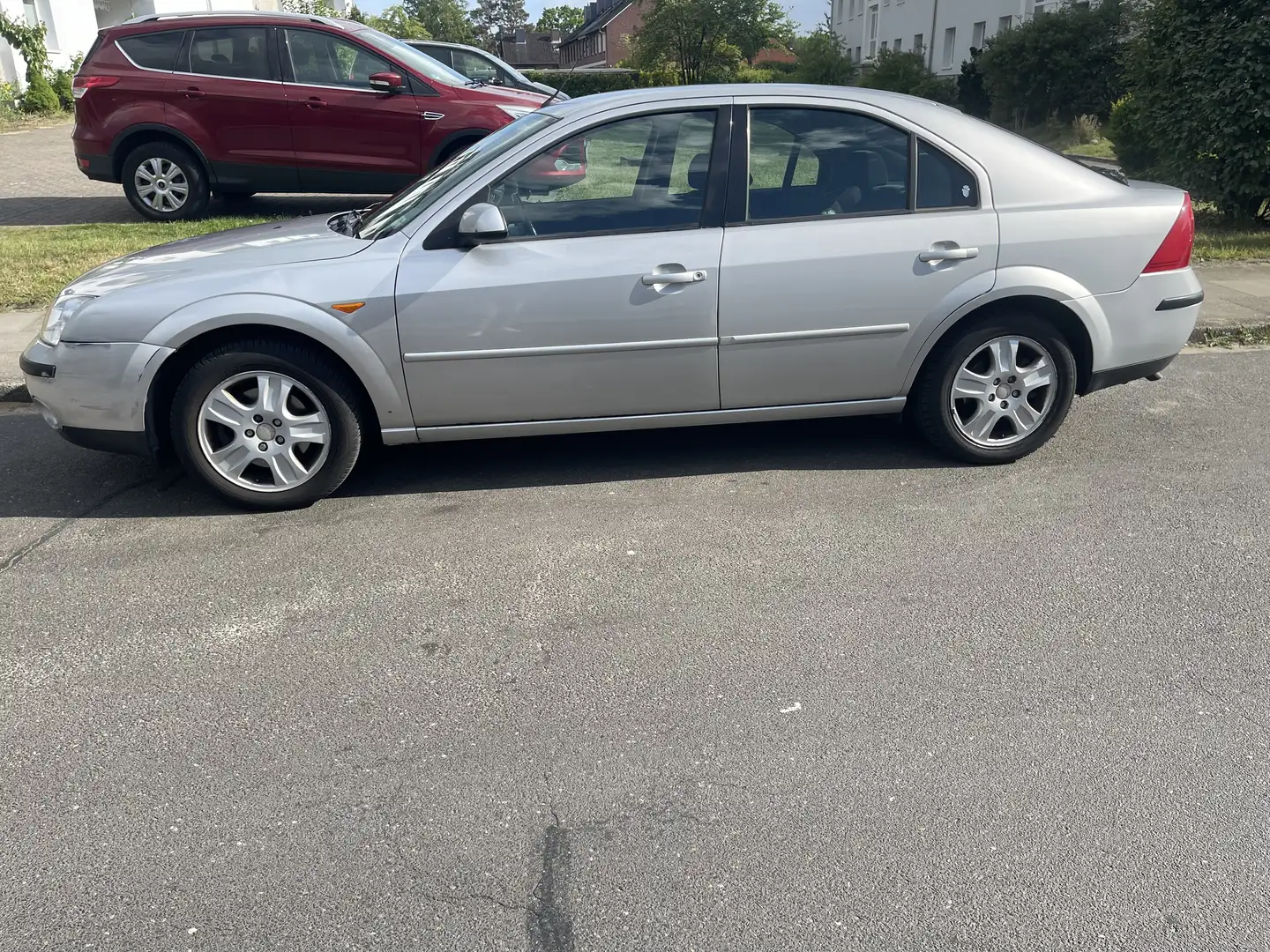 Ford Mondeo 1.8 Ghia Gri - 2