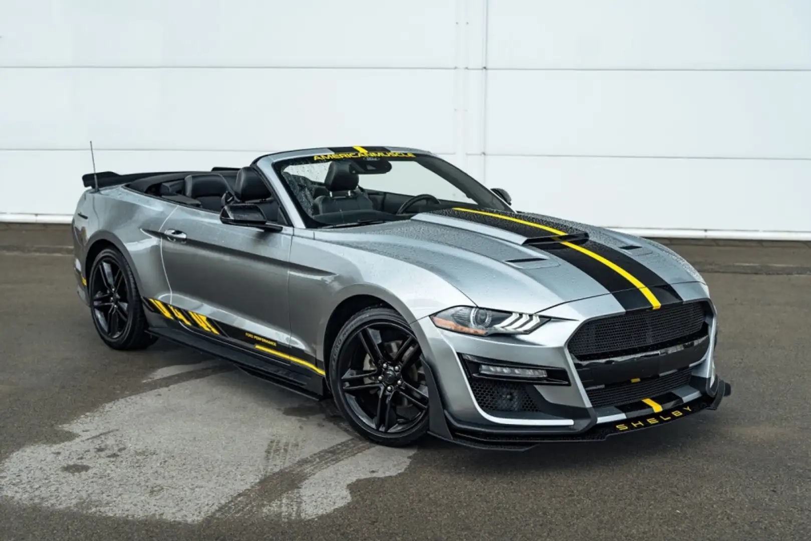 Ford Mustang Descapotable Automático de 2 Puertas Gris - 1