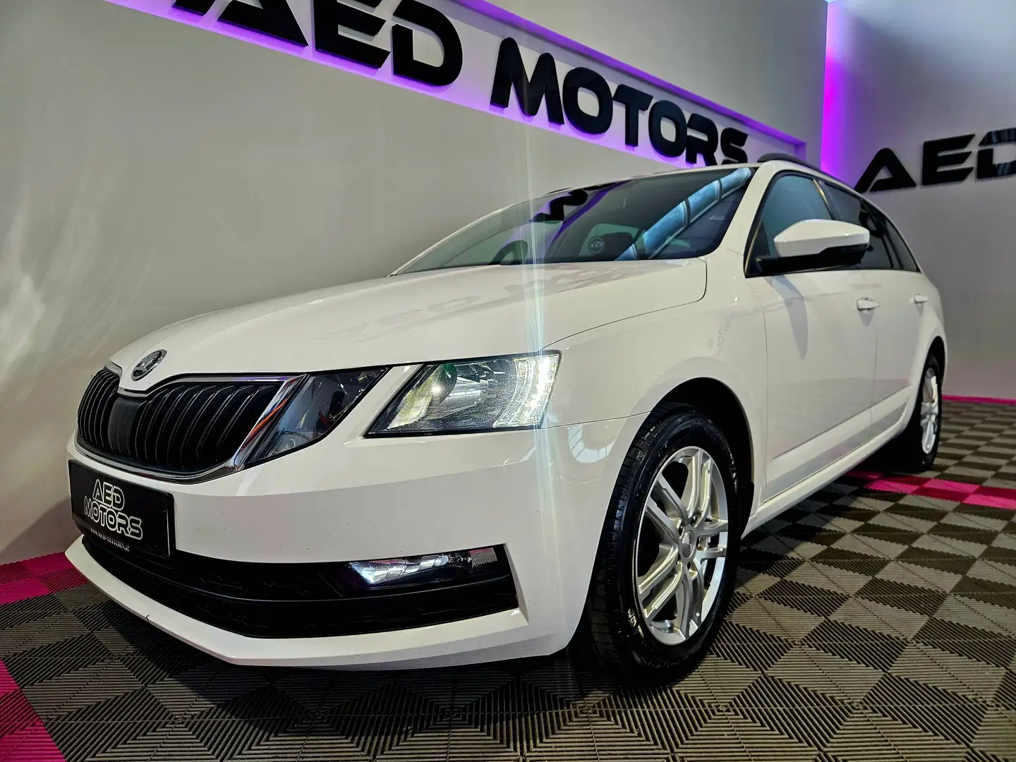 Skoda Octavia Ambition 1.Besitz Weiß - 2