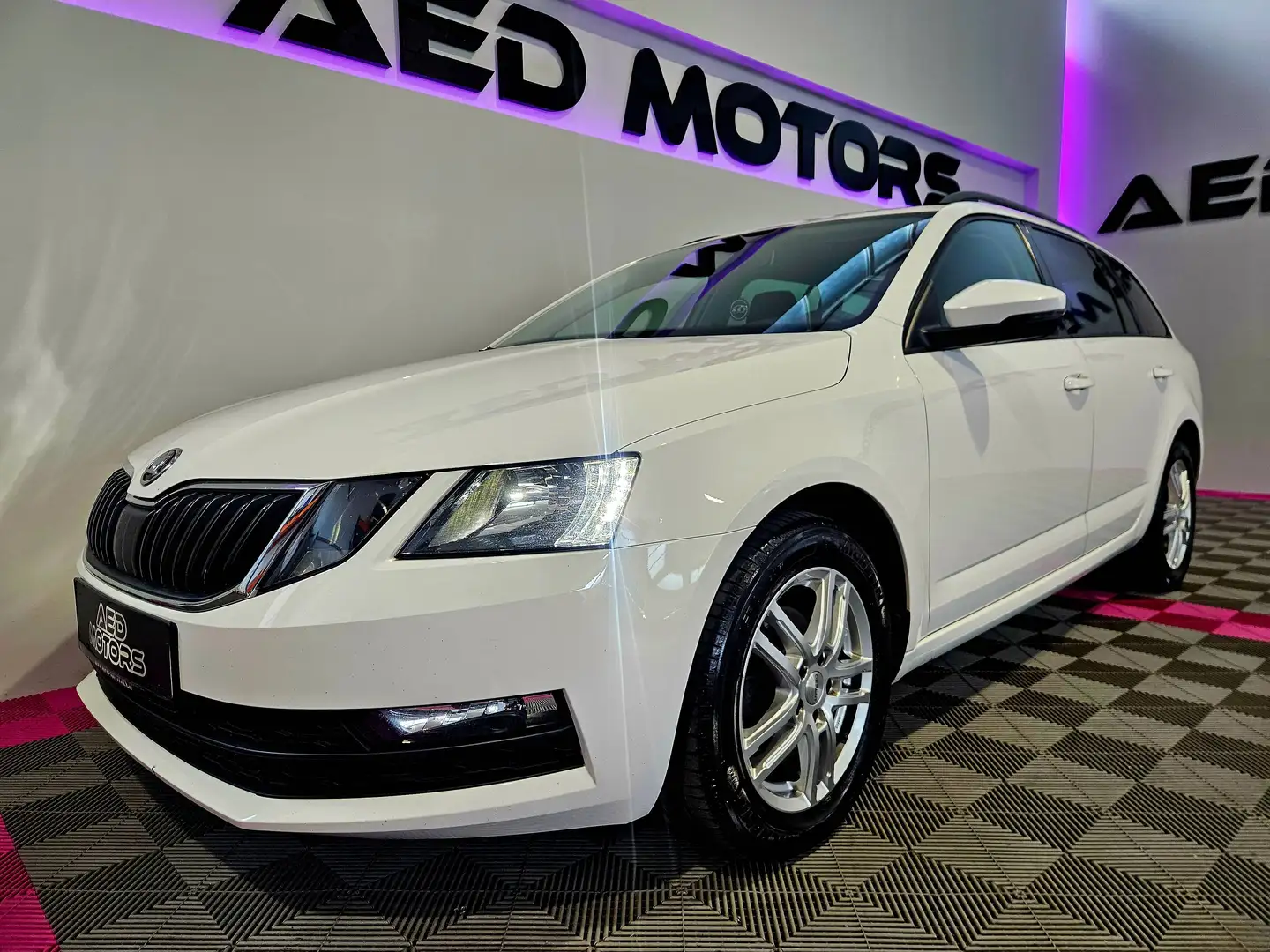 Skoda Octavia Ambition 1.Besitz Weiß - 1