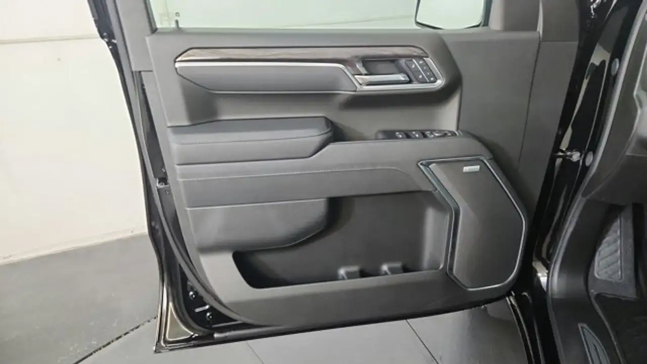 Chevrolet Silverado 1500 снимка Chevrolet Silverado 1500