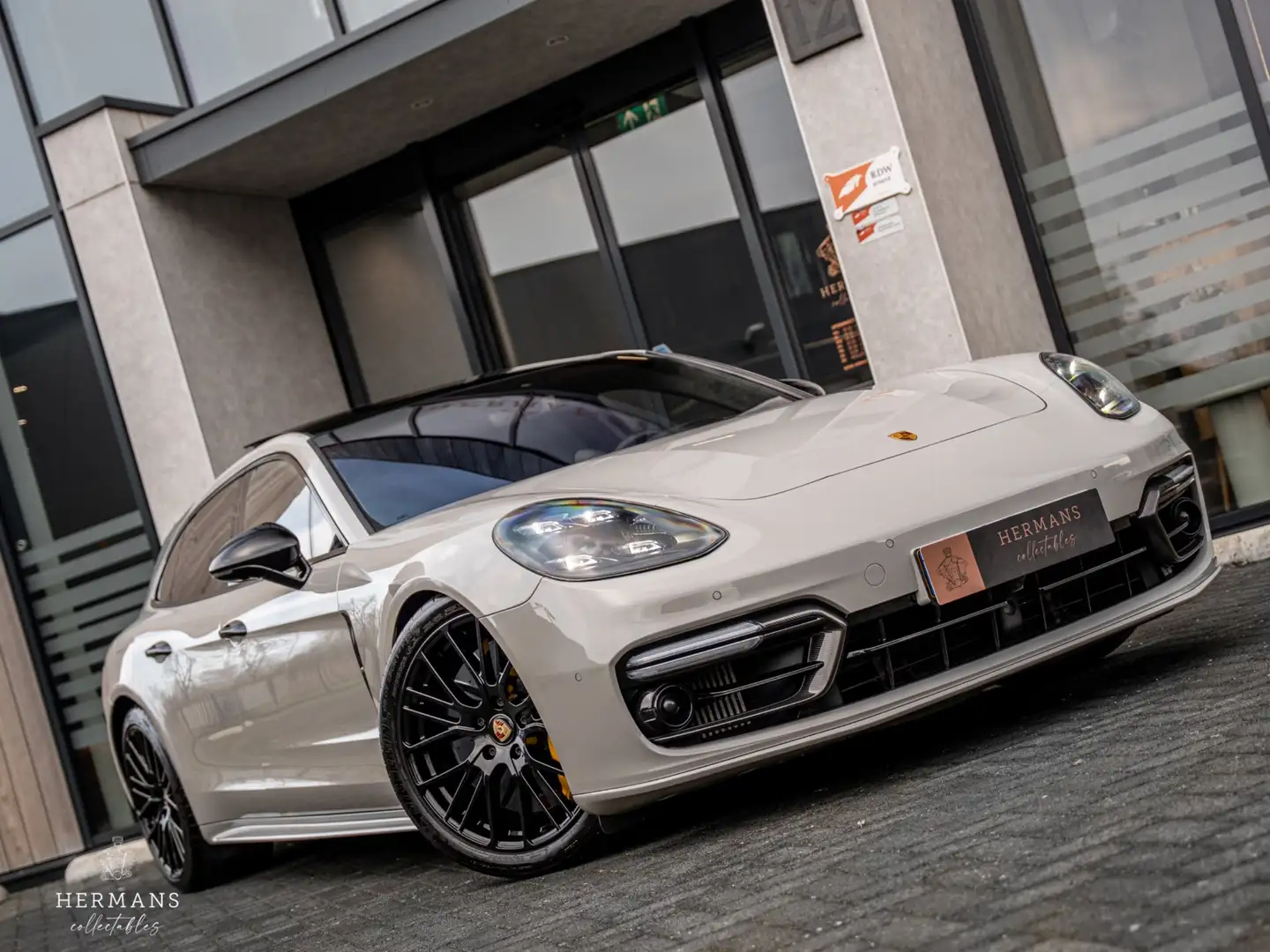 Porsche Panamera Sport Turismo 4.0 Turbo S E-Hybrid / Carbon / Mass Gris - 2