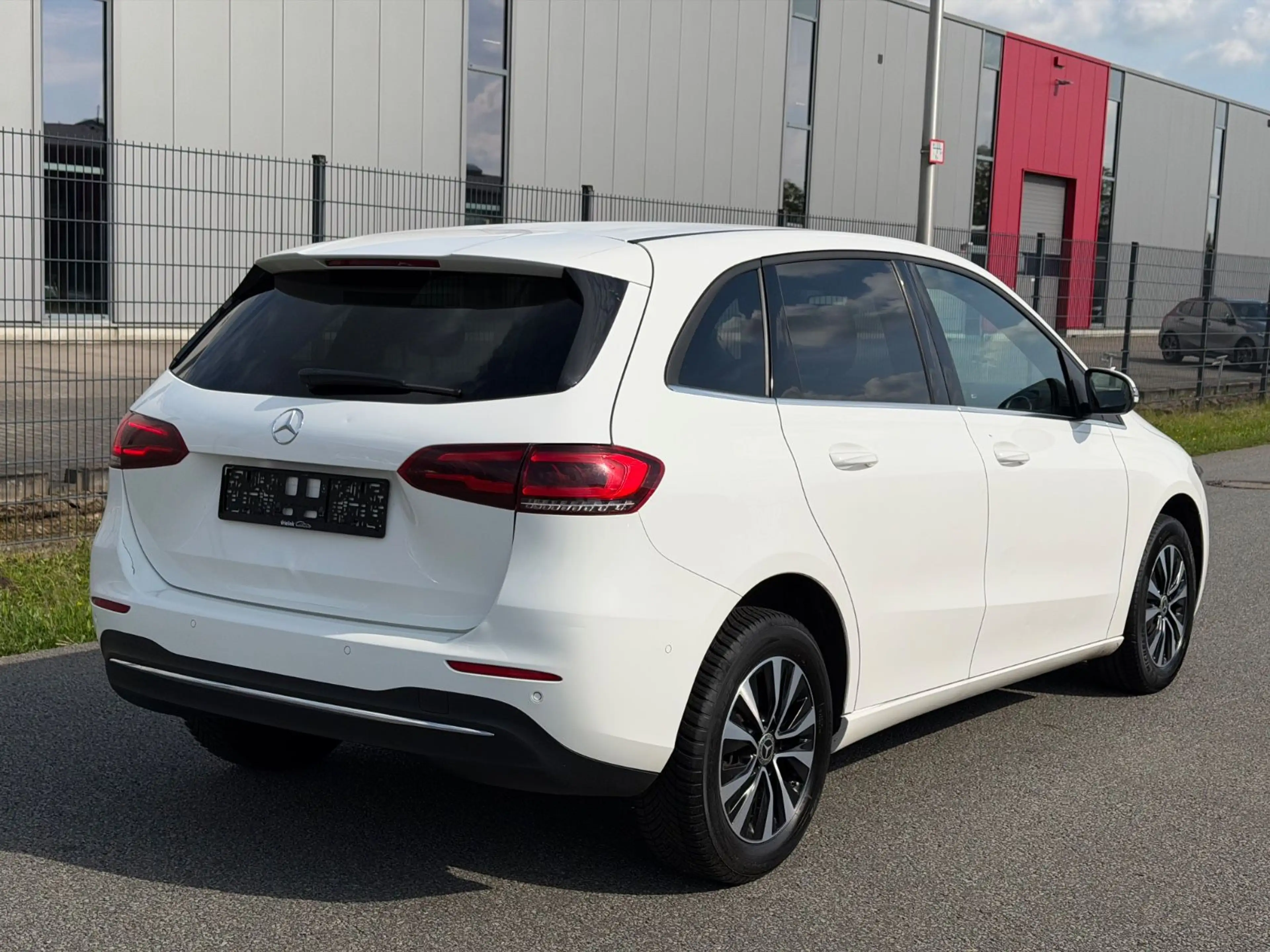 Mercedes-Benz B 200 B200d Automatik Widescreen Leder Kamera — photo 3