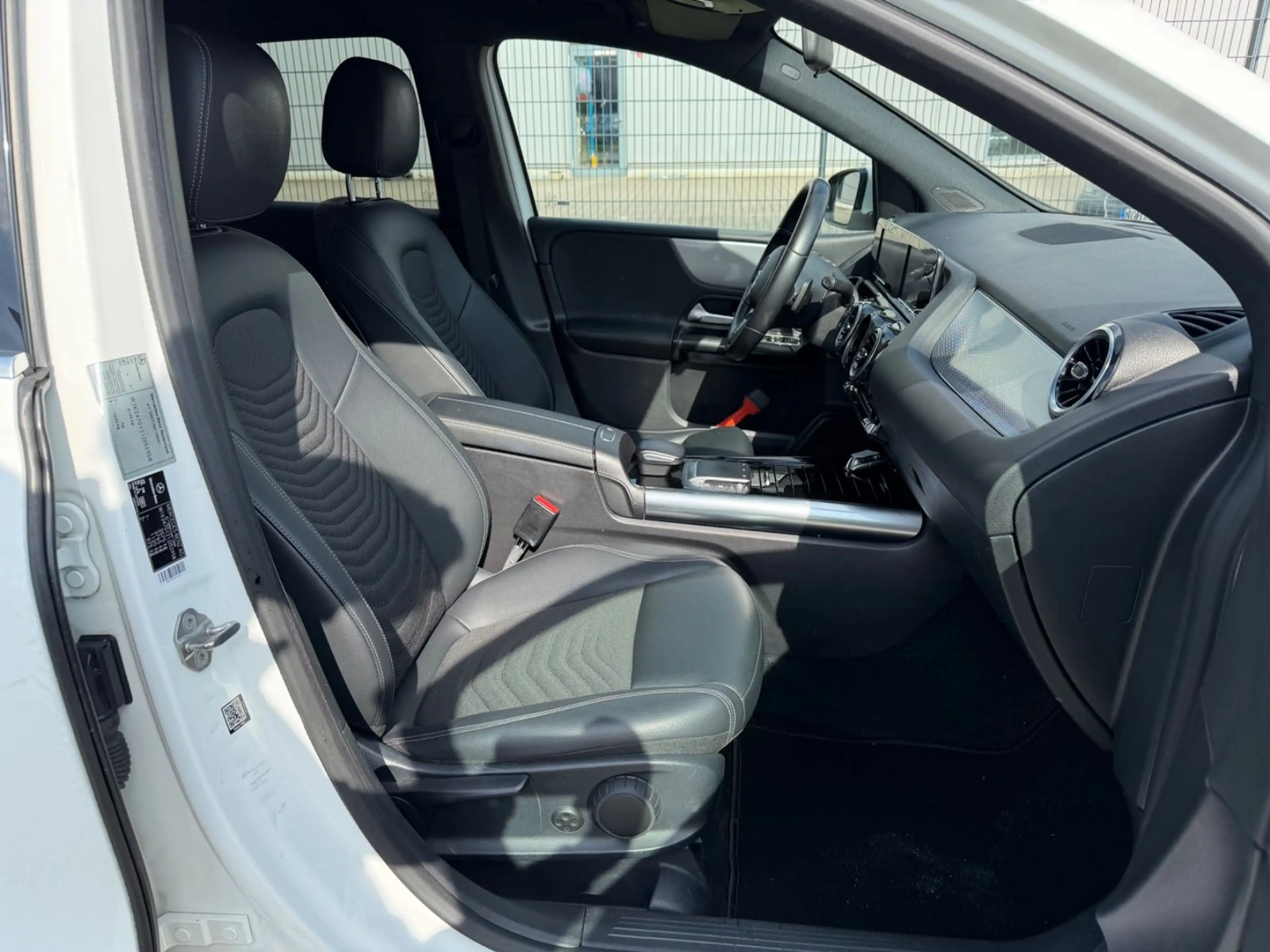 Mercedes-Benz B 200 B200d Automatik Widescreen Leder Kamera — photo 15
