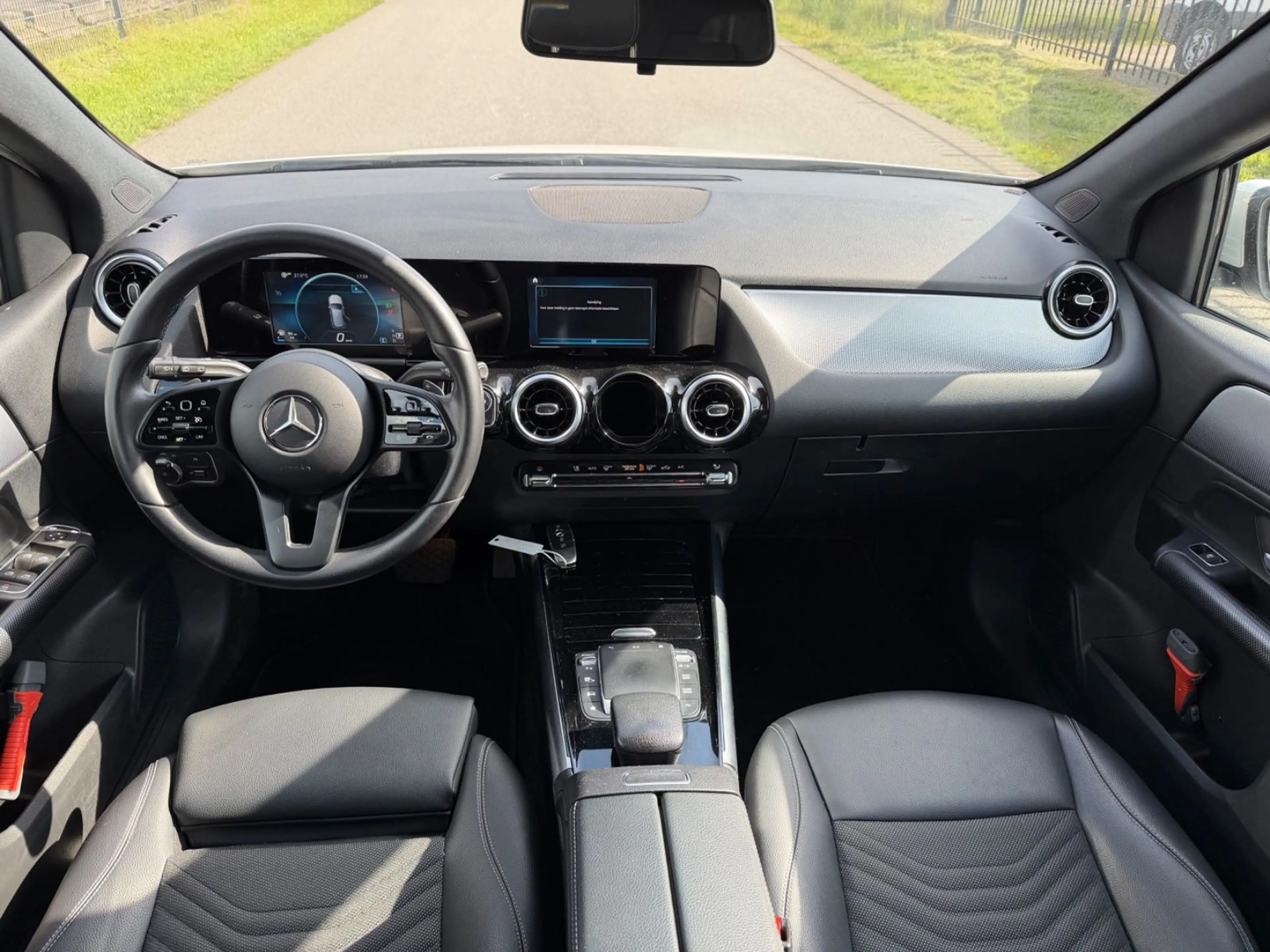 Mercedes-Benz B 200 B200d Automatik Widescreen Leder Kamera — photo 13
