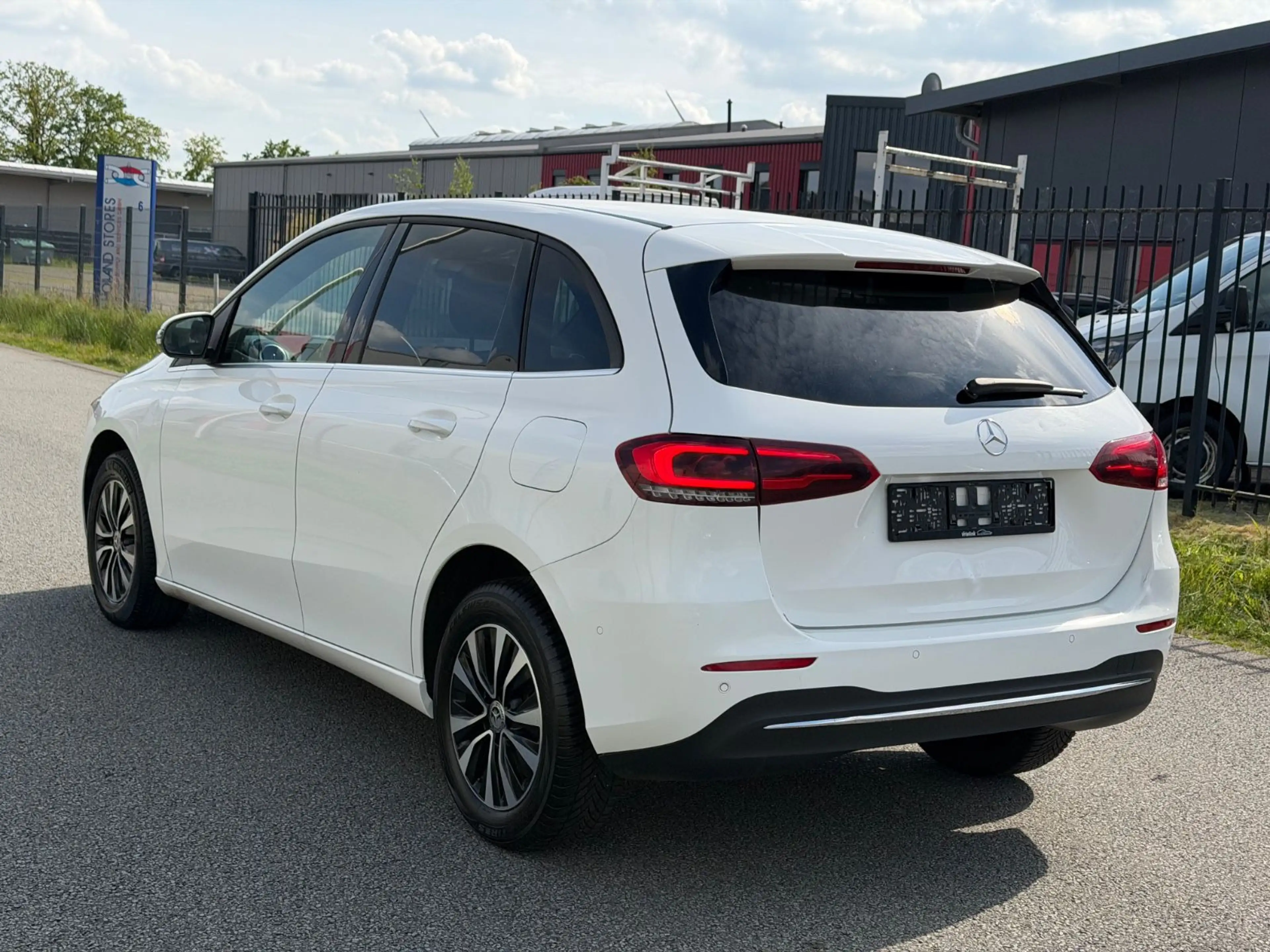 Mercedes-Benz B 200 B200d Automatik Widescreen Leder Kamera — photo 4