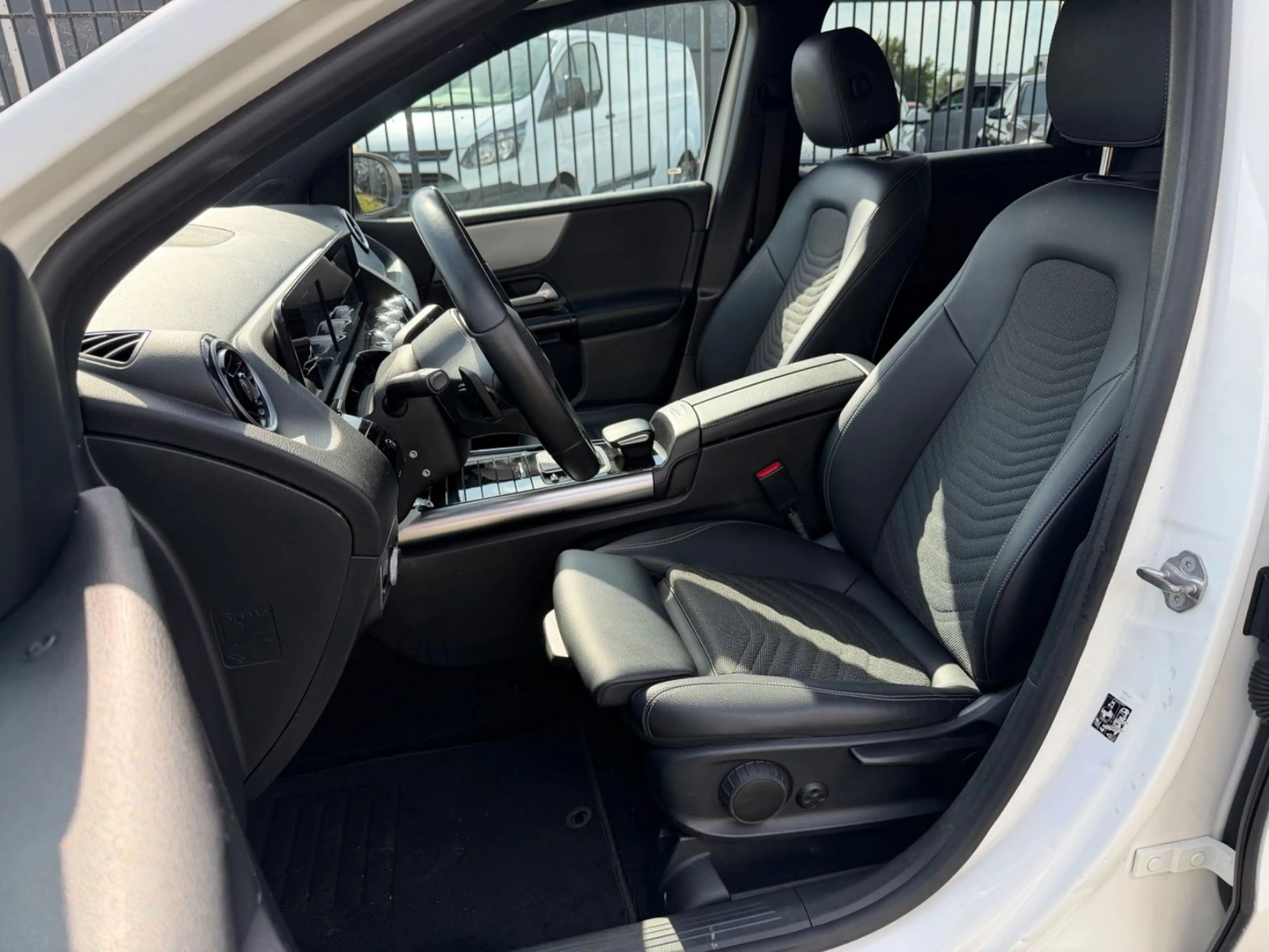 Mercedes-Benz B 200 B200d Automatik Widescreen Leder Kamera — photo 7