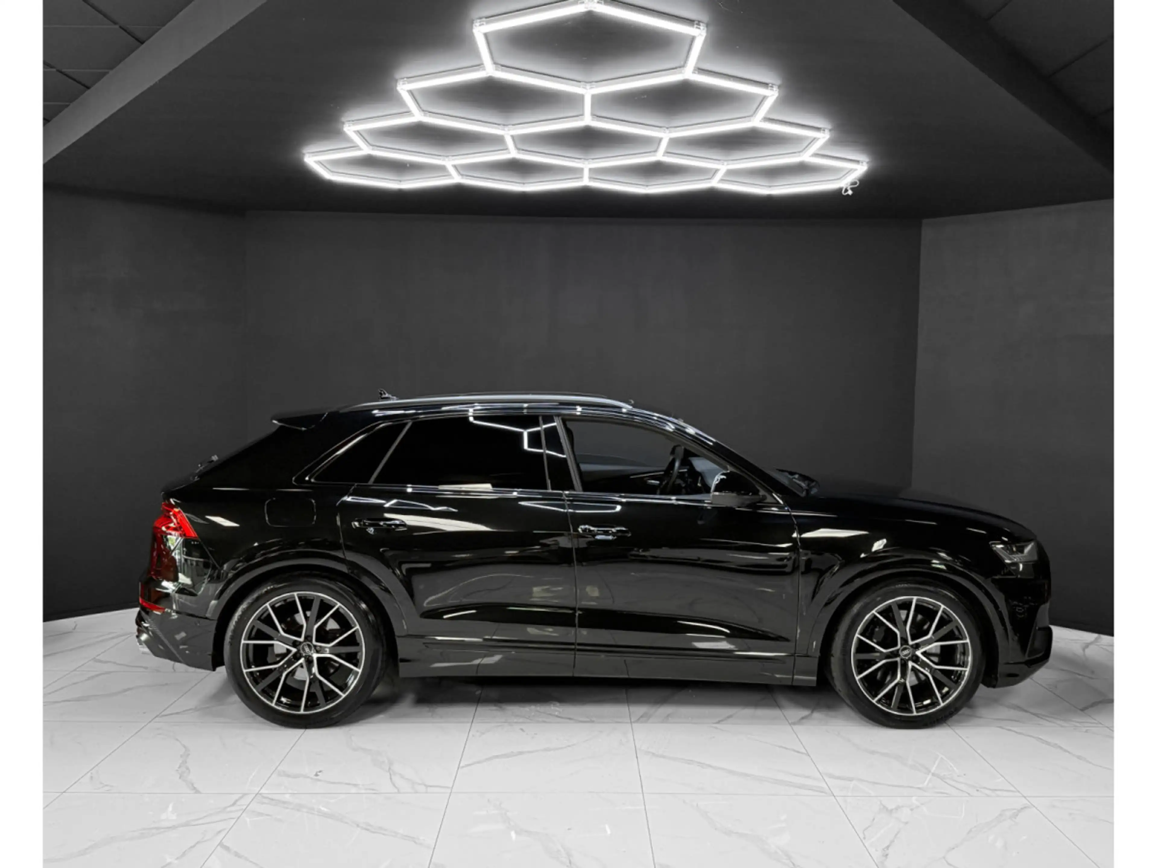 Audi SQ8 4.0 TFSI / MATRIX / B&O / PANO / HEAD-UP / 360° — photo 6