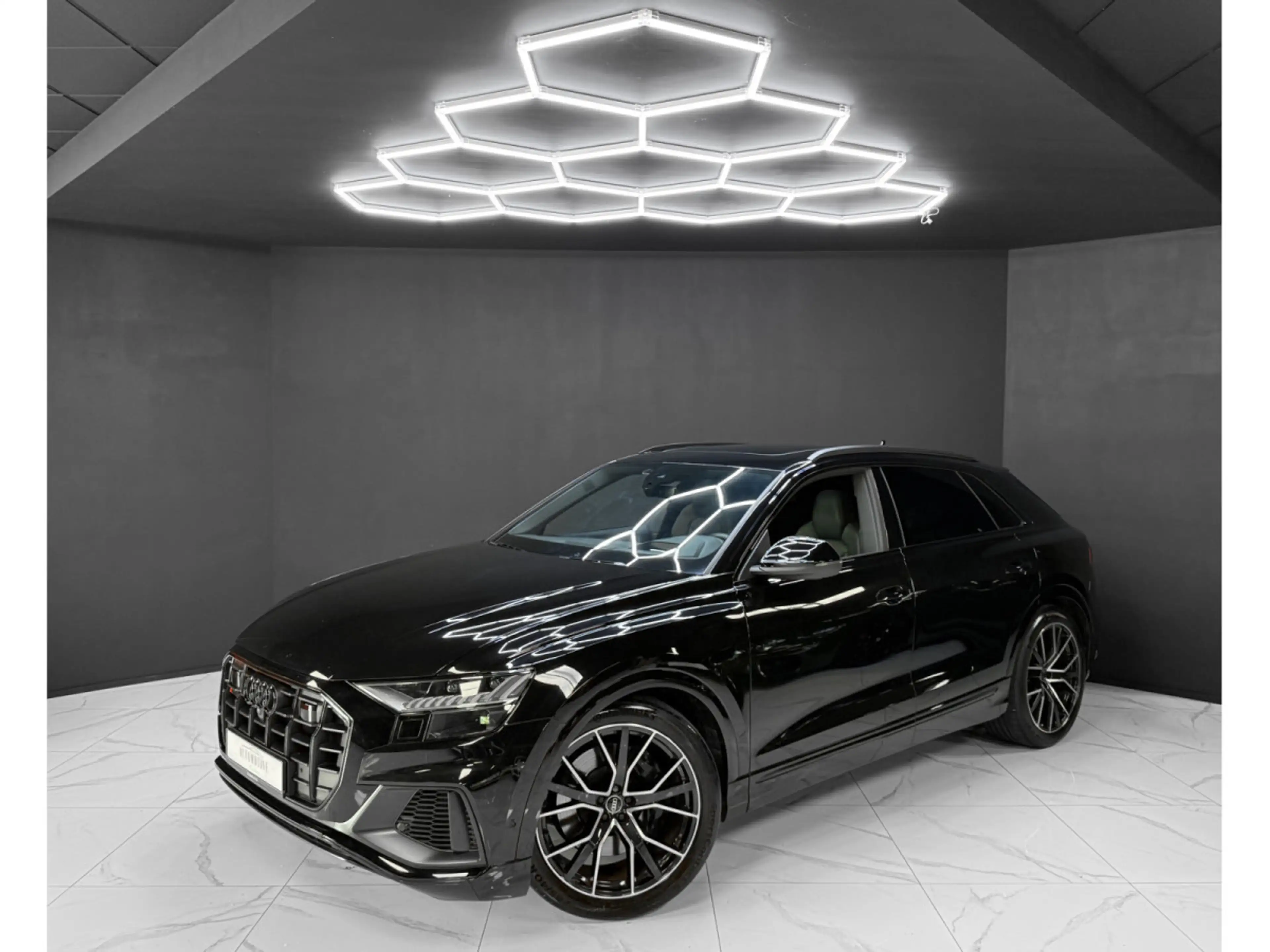 Audi SQ8 4.0 TFSI / MATRIX / B&O / PANO / HEAD-UP / 360°