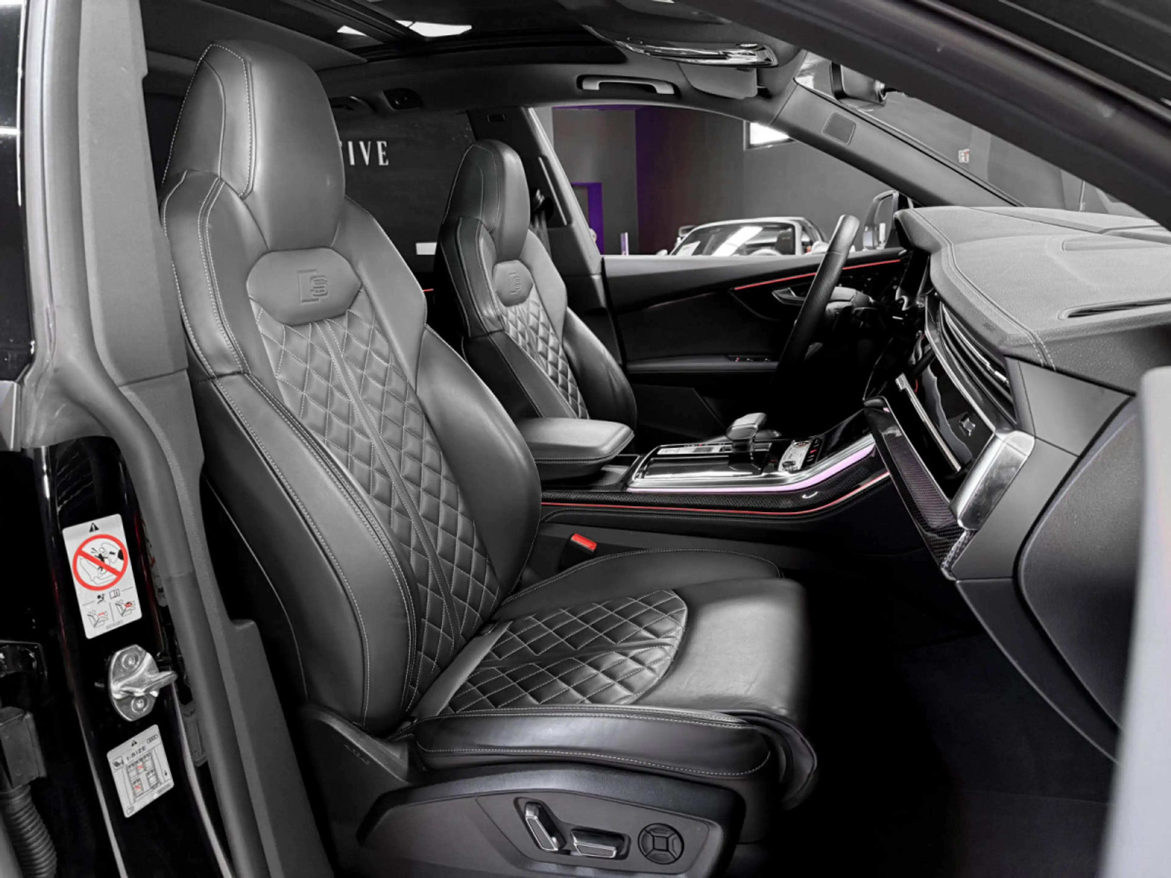 Audi SQ8 4.0 TFSI / MATRIX / B&O / PANO / HEAD-UP / 360° — photo 14