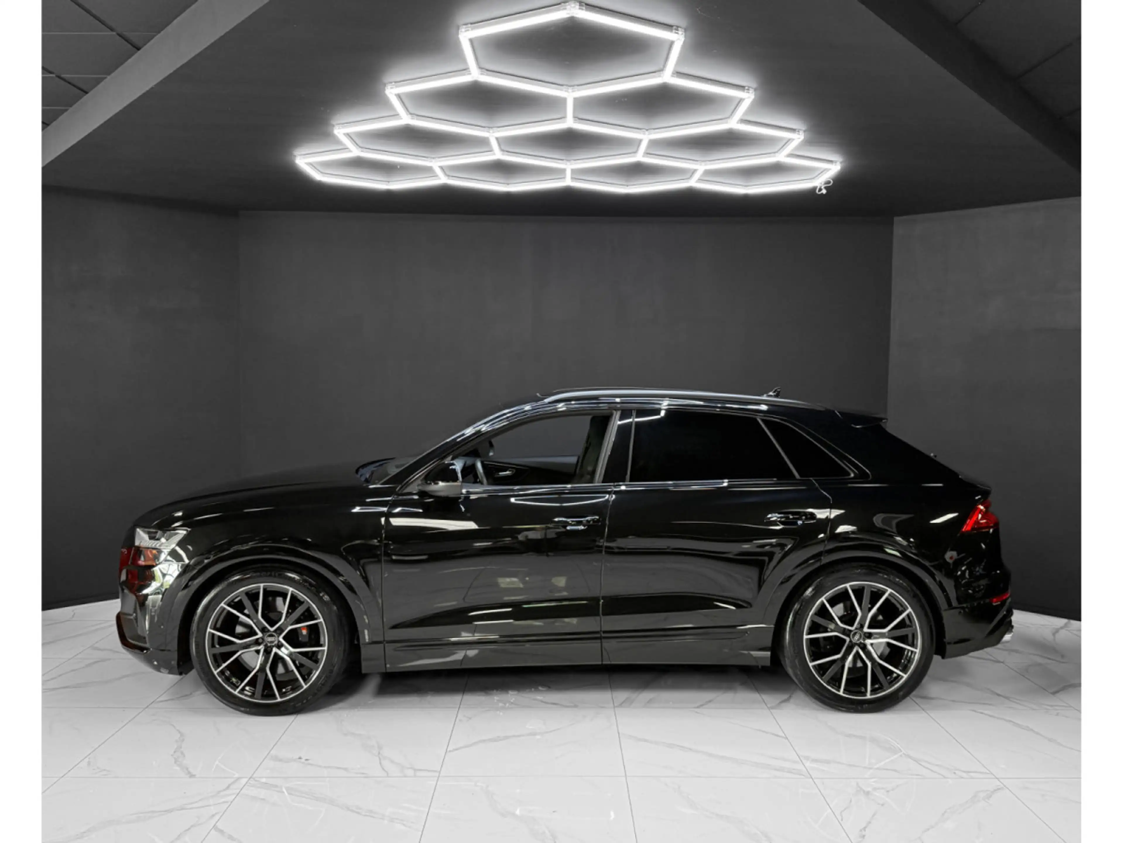 Audi SQ8 4.0 TFSI / MATRIX / B&O / PANO / HEAD-UP / 360° — photo 2