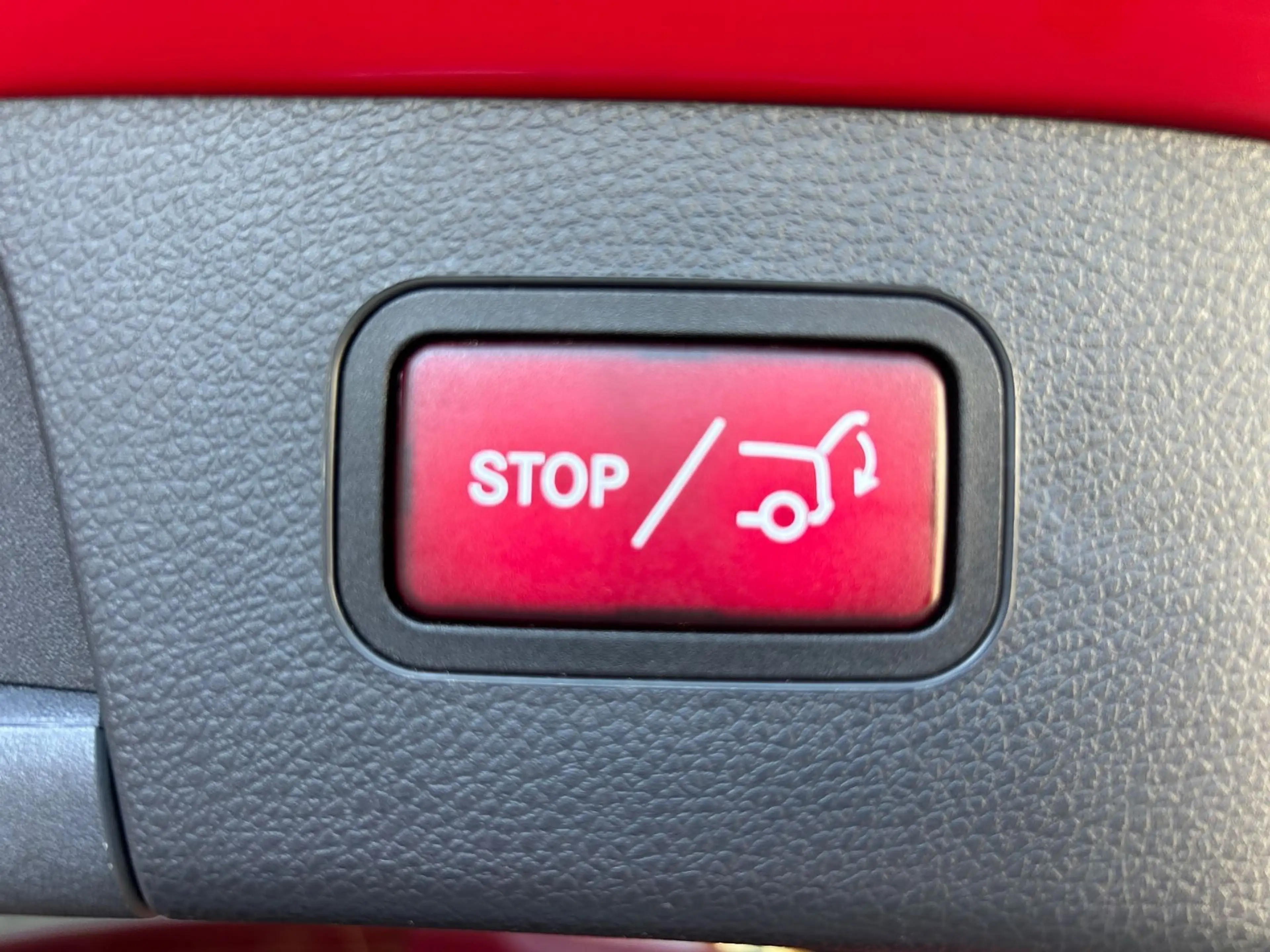 Mercedes-Benz GLA 200 Navi LED Distronic PDC Sitzheizung Urban — photo 9