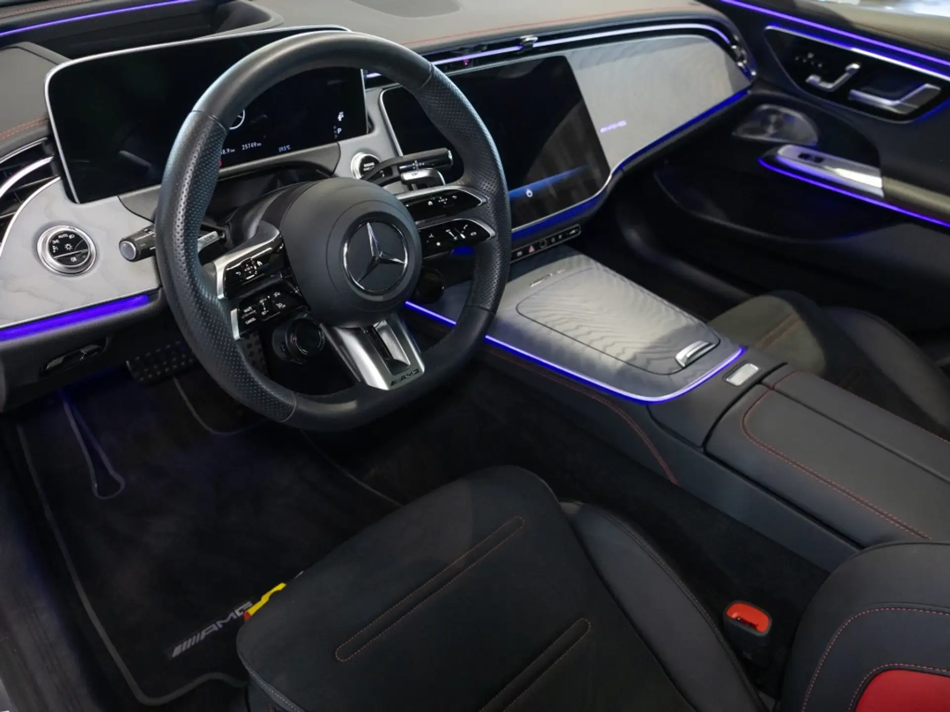 Mercedes-Benz E-Class E 53 AMG 2025 흰색 사진 4