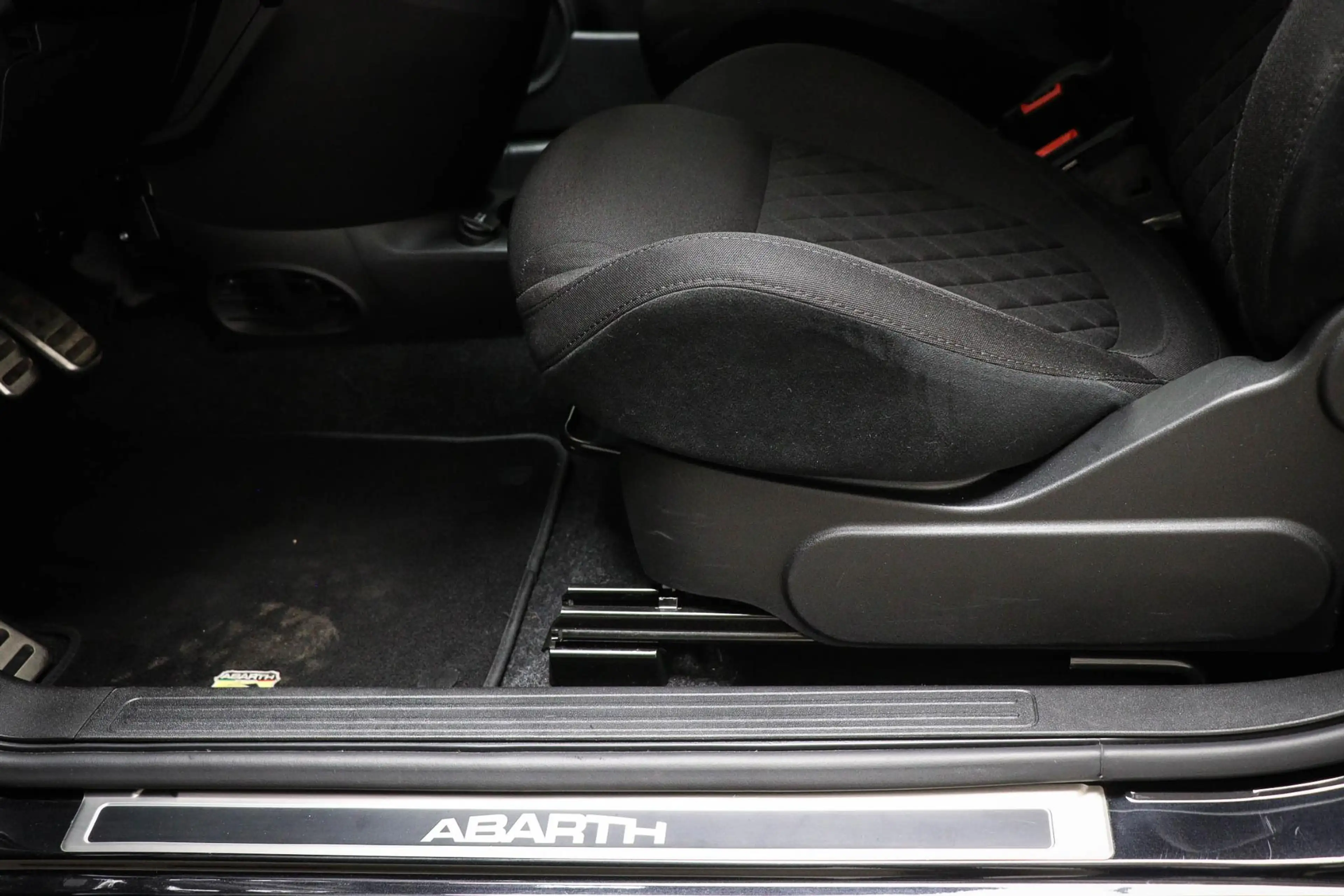 Fiat 500 Abarth 1.4 T-Jet 595 | MAGNETI MARELLI | CLIMA | UCONNECT — photo 27