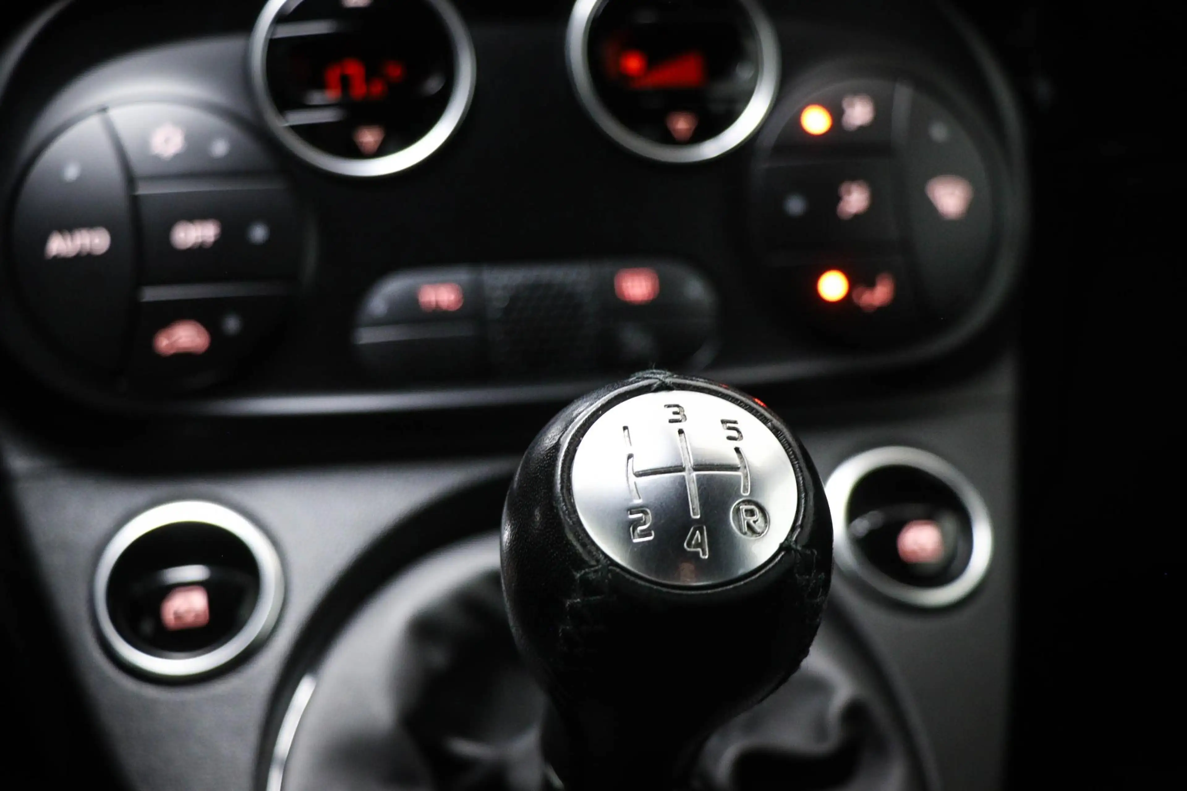 Fiat 500 Abarth 1.4 T-Jet 595 | MAGNETI MARELLI | CLIMA | UCONNECT — photo 36