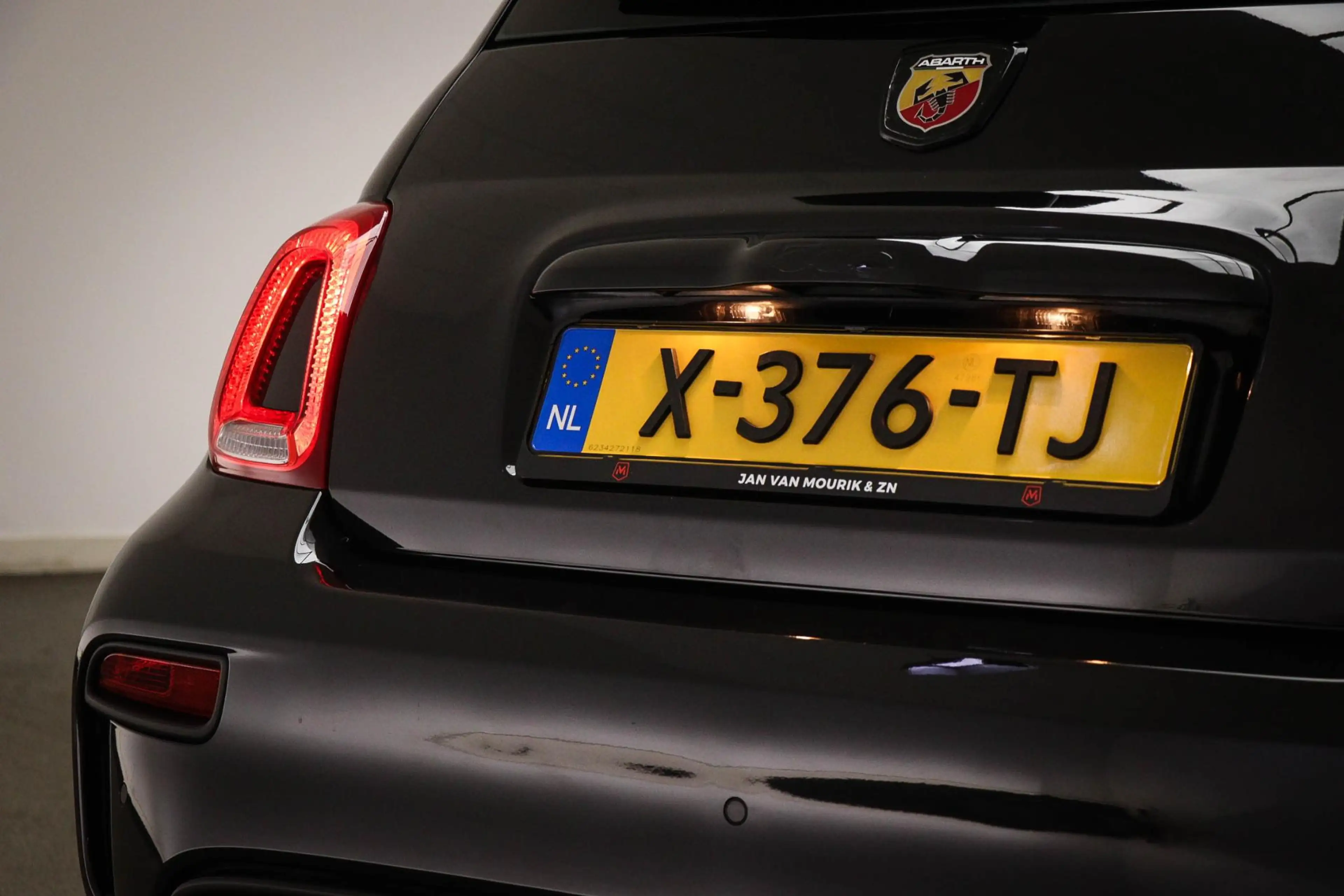 Fiat 500 Abarth 1.4 T-Jet 595 | MAGNETI MARELLI | CLIMA | UCONNECT — photo 23