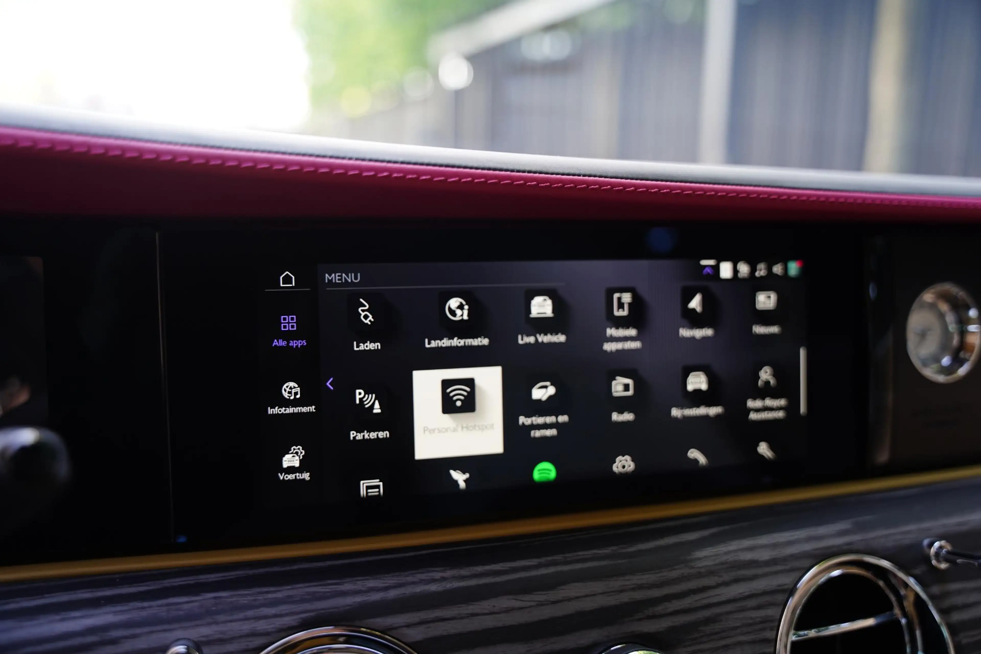 Rolls-Royce Spectre AWD 102 kWh / NL-Auto / Multicolor — photo 11