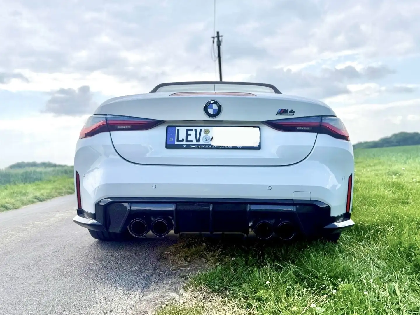 BMW M4 M4 Cabrio Competition M xDrive Weiß - 2