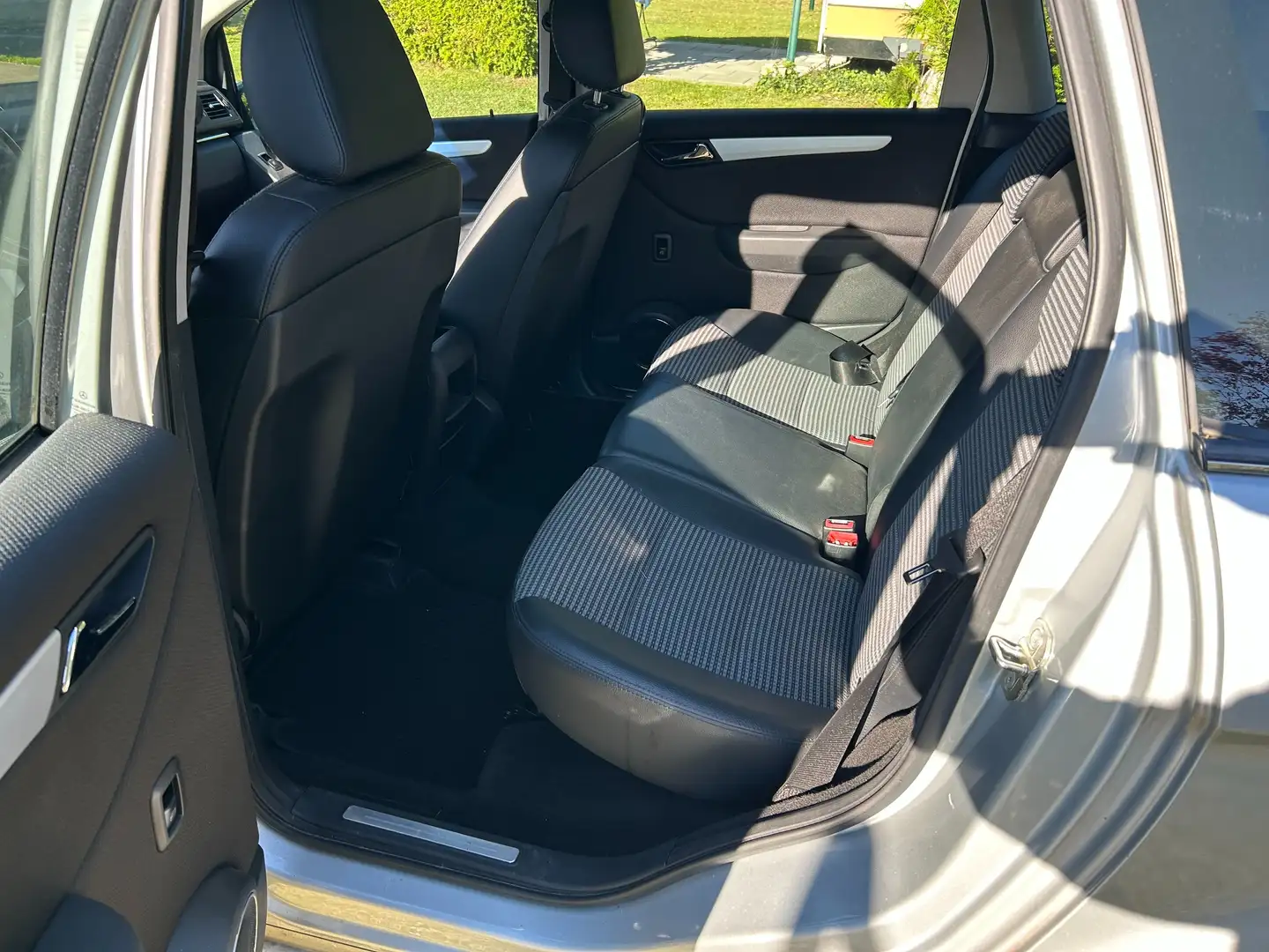 Mercedes-Benz B 180 B 180 CDI Silver - 2