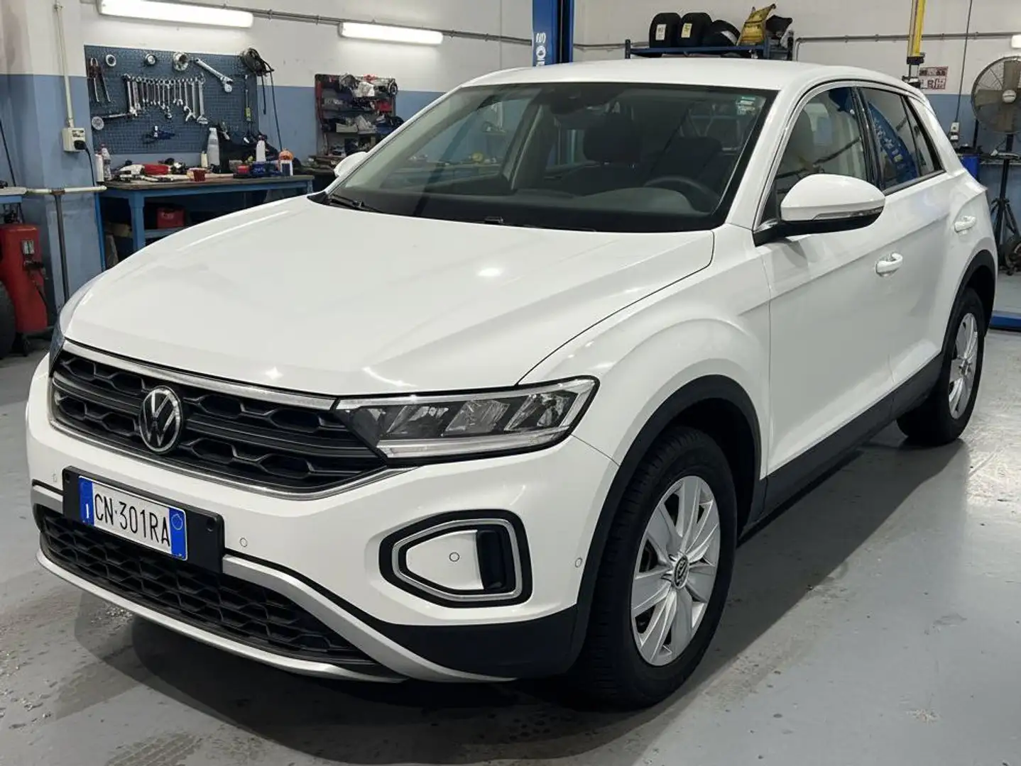Volkswagen T-Roc 1.0 tsi 110cv km 68.000 *NEOPATENTATO* Weiß - 1