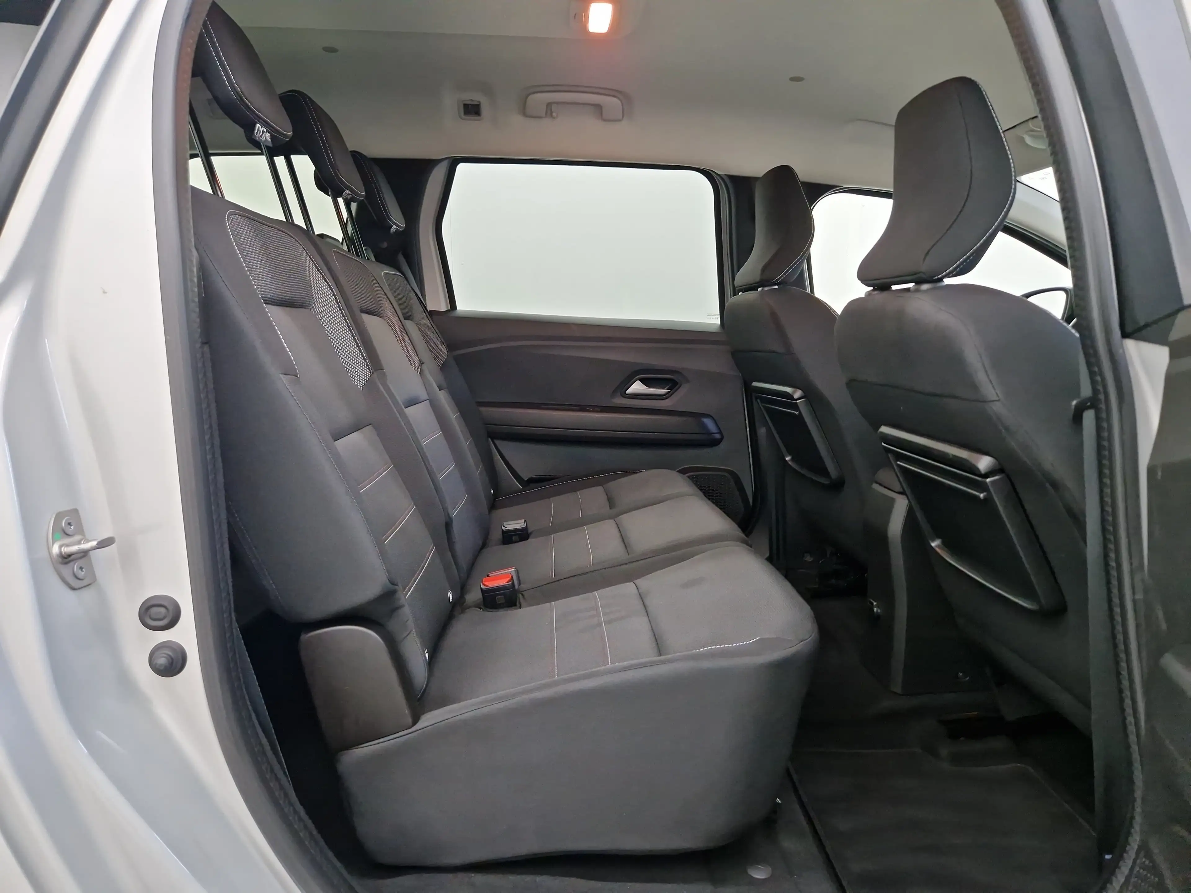 Dacia Jogger TCe 100 Eco-G Extreme+ Navi SHZ — photo 11