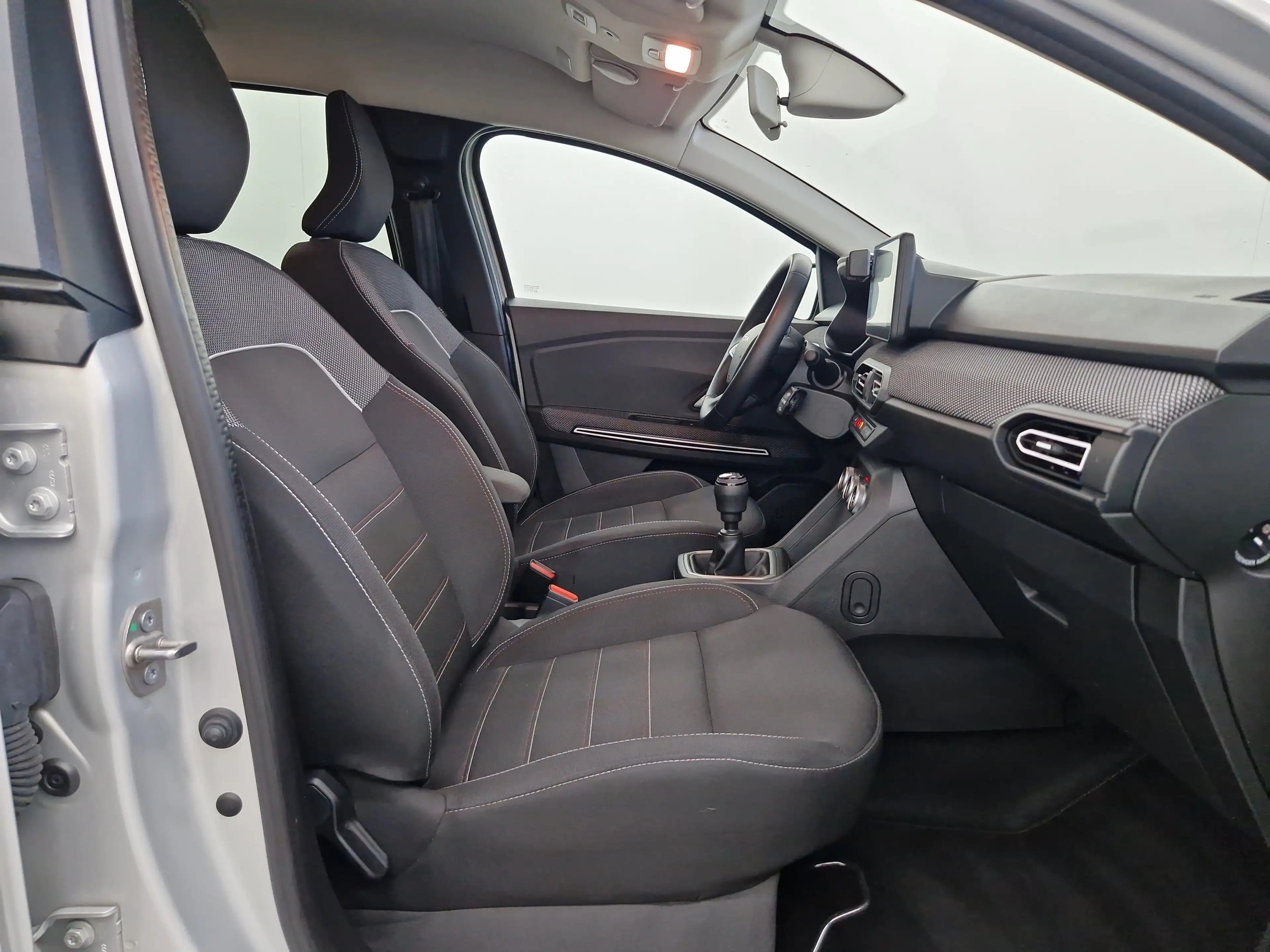Dacia Jogger TCe 100 Eco-G Extreme+ Navi SHZ — photo 12