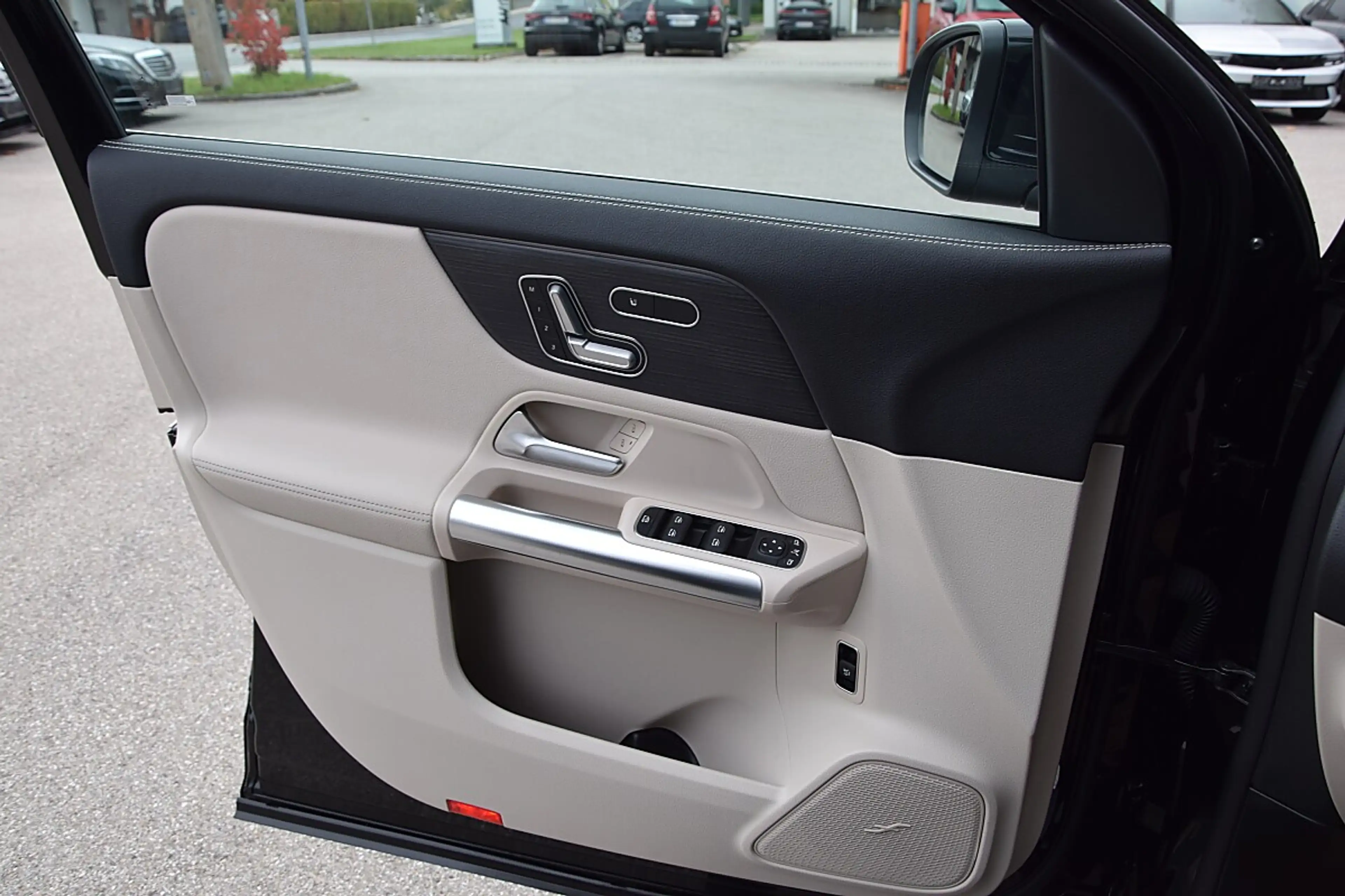 Mercedes-Benz EQA 250 Progressive *Memory-Paket*Head up Display*3... — photo 11