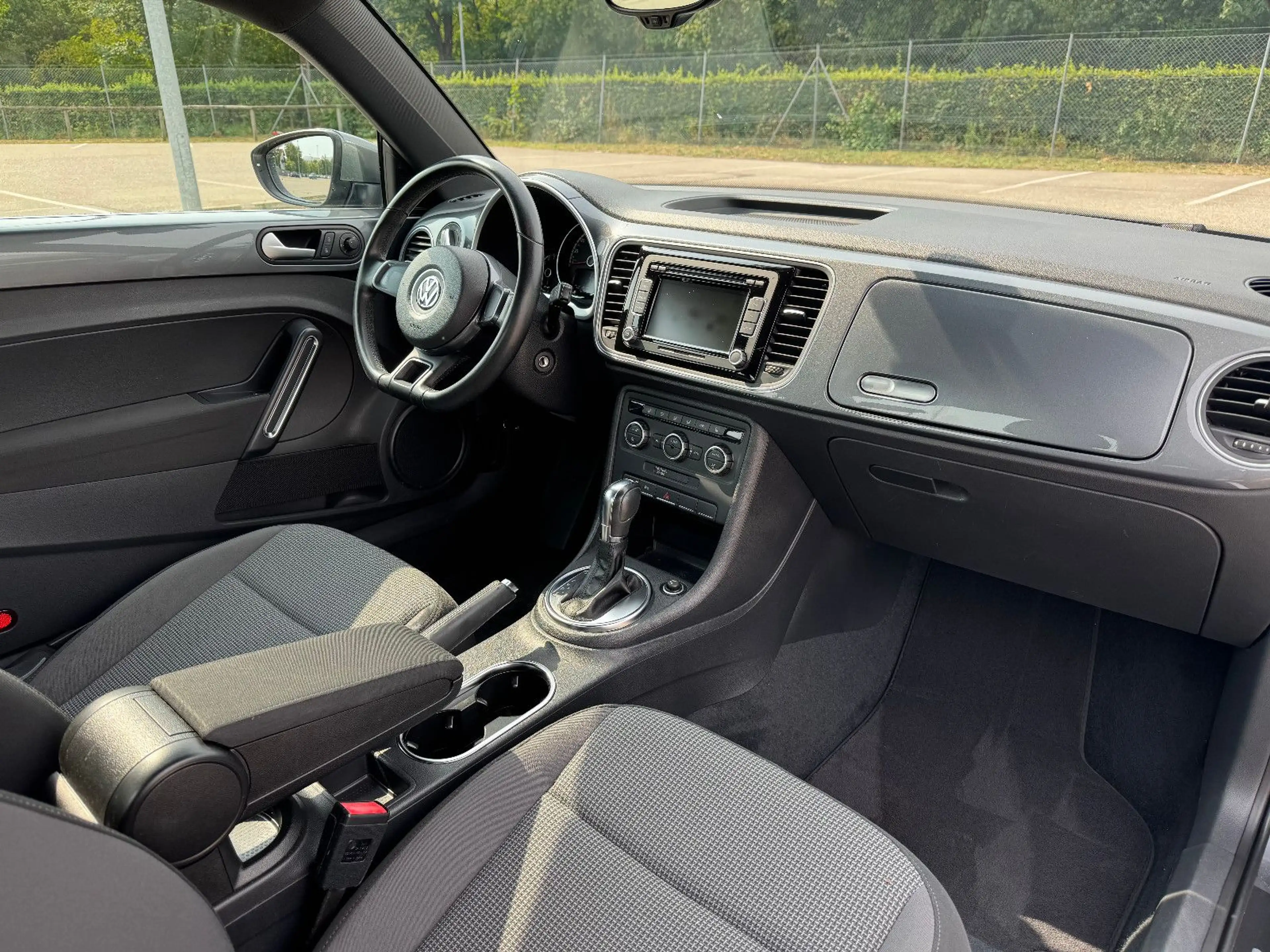 Volkswagen Beetle Lim. Design*Automatik*Klima*SHZ*Alufelgen — photo 15
