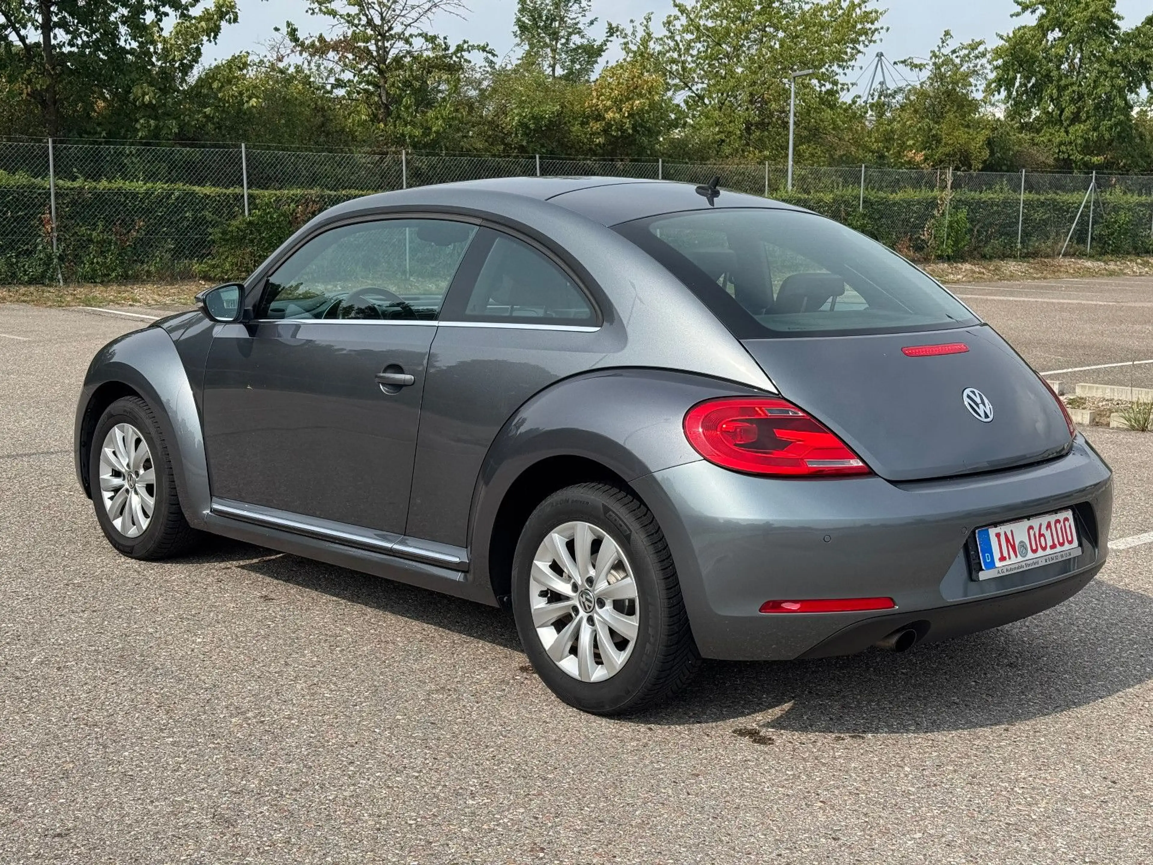Volkswagen Beetle Lim. Design*Automatik*Klima*SHZ*Alufelgen — photo 10