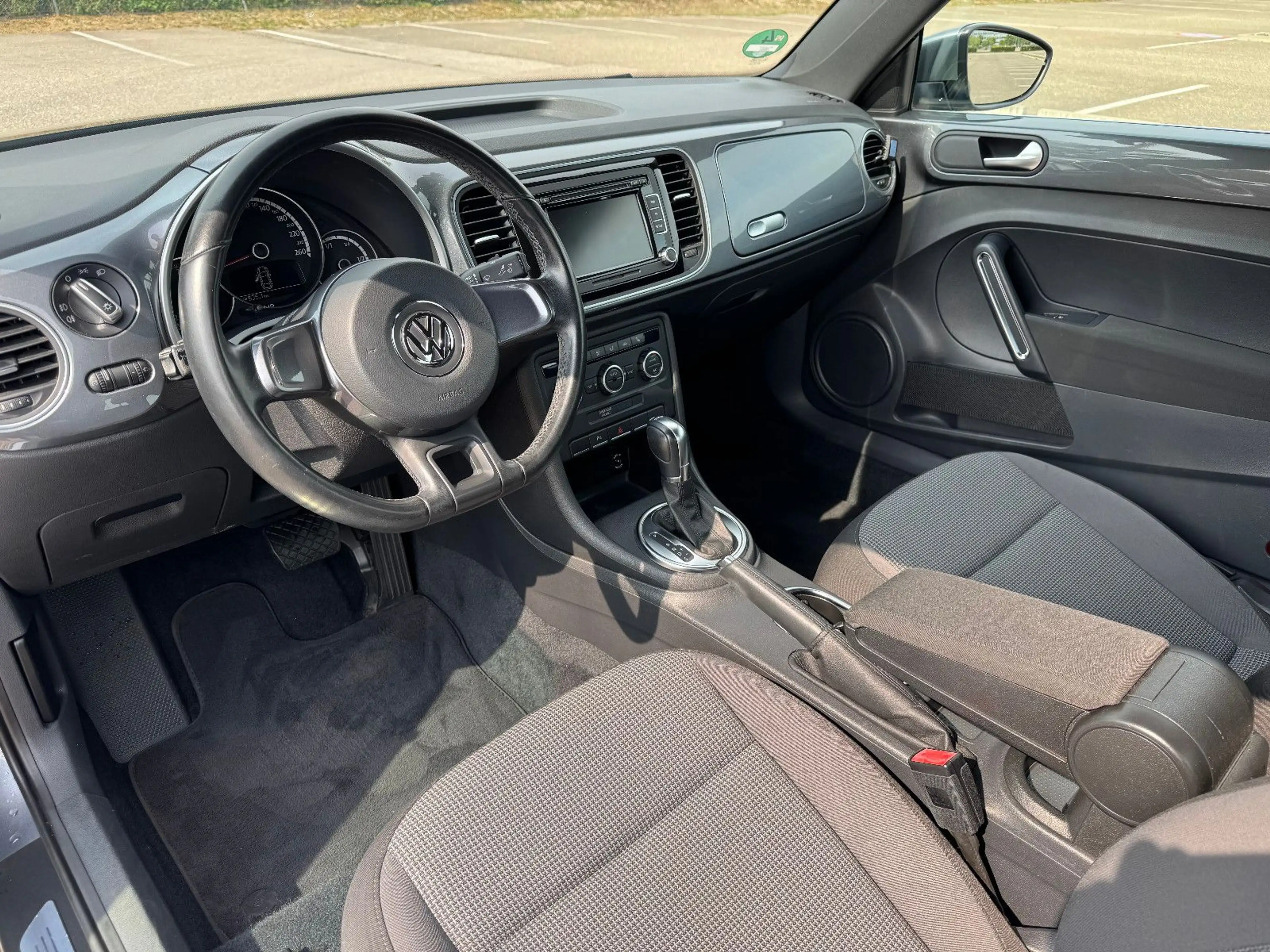 Volkswagen Beetle Lim. Design*Automatik*Klima*SHZ*Alufelgen — photo 11