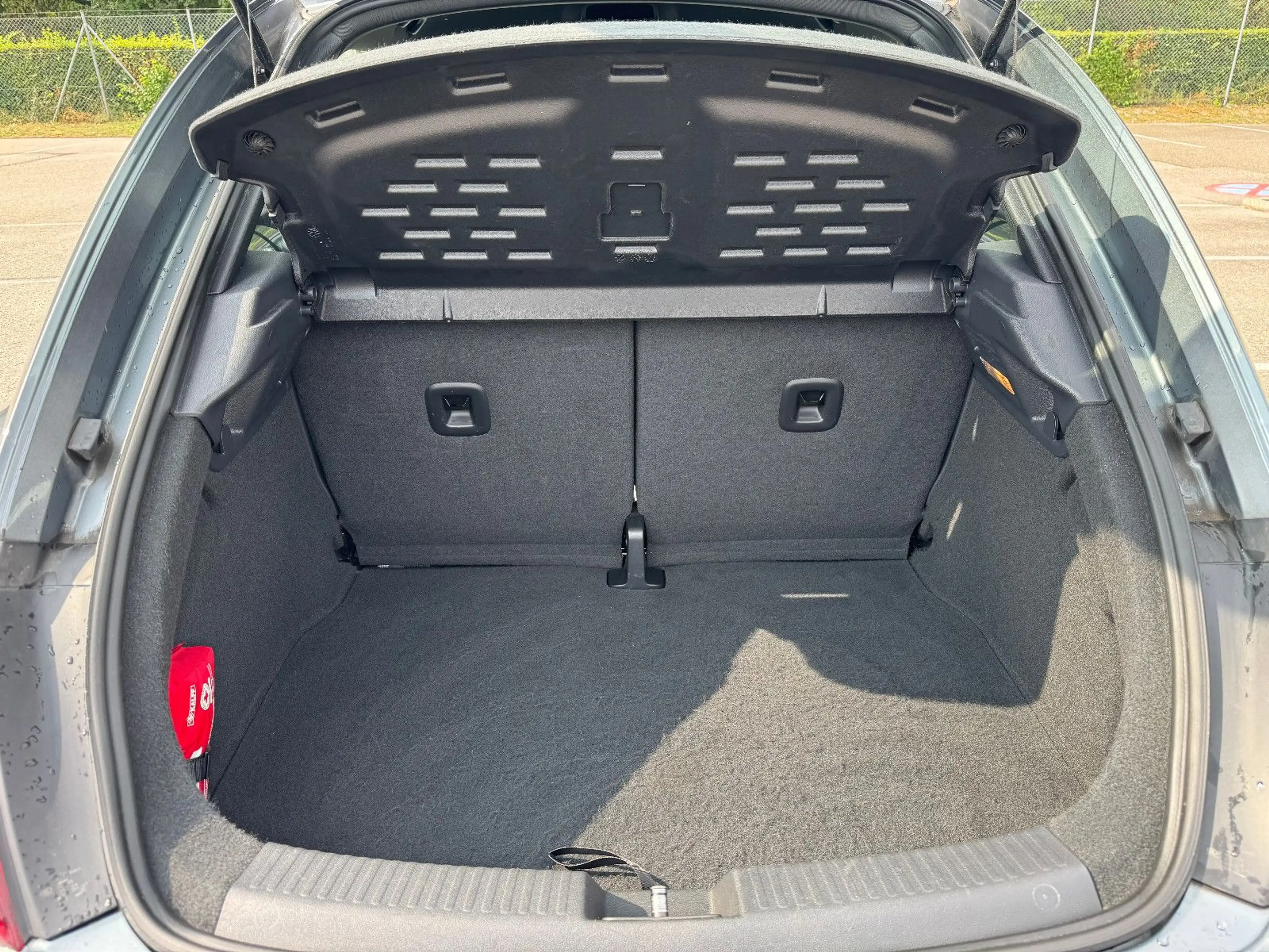 Volkswagen Beetle Lim. Design*Automatik*Klima*SHZ*Alufelgen — photo 14