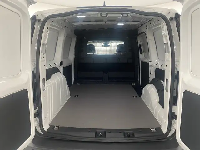 Volkswagen Caddy view 9