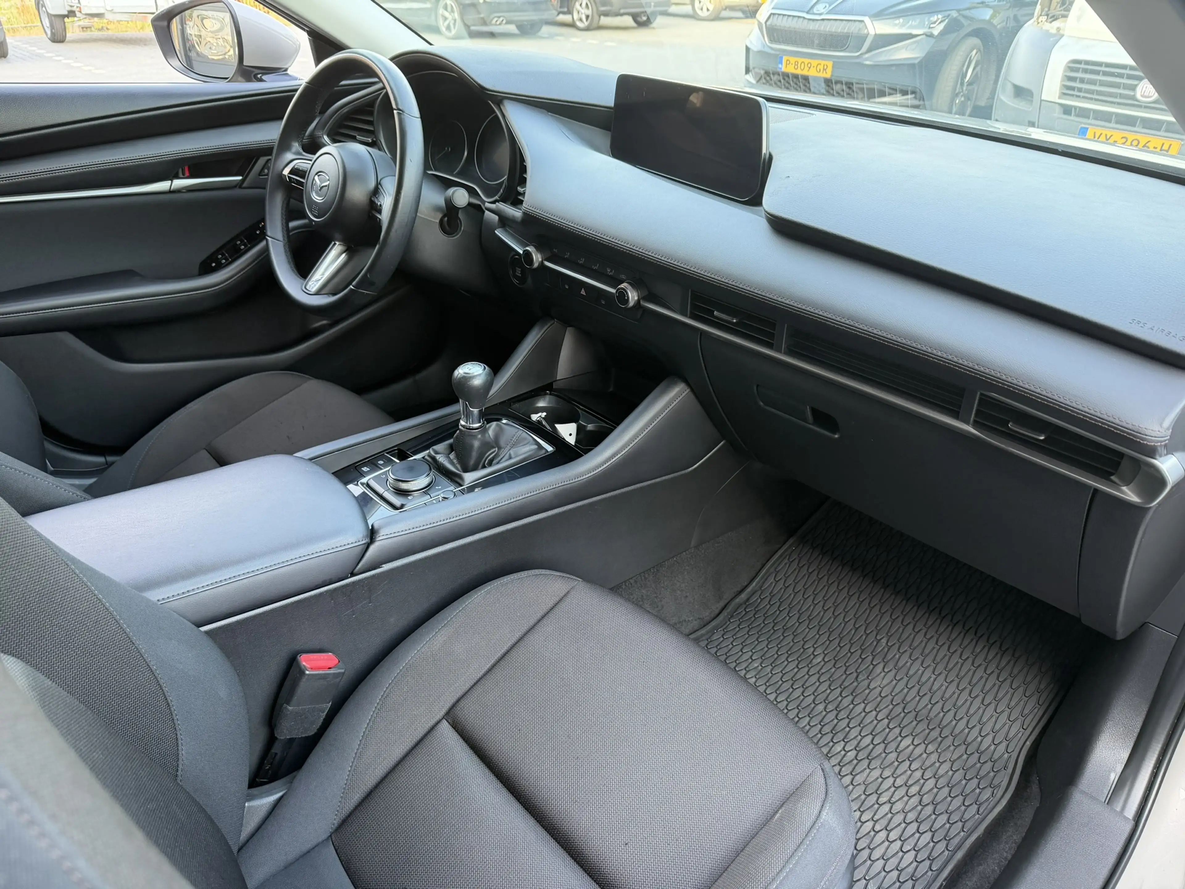 Mazda 3 2.5 e-SkyActiv-G Carplay — photo 15