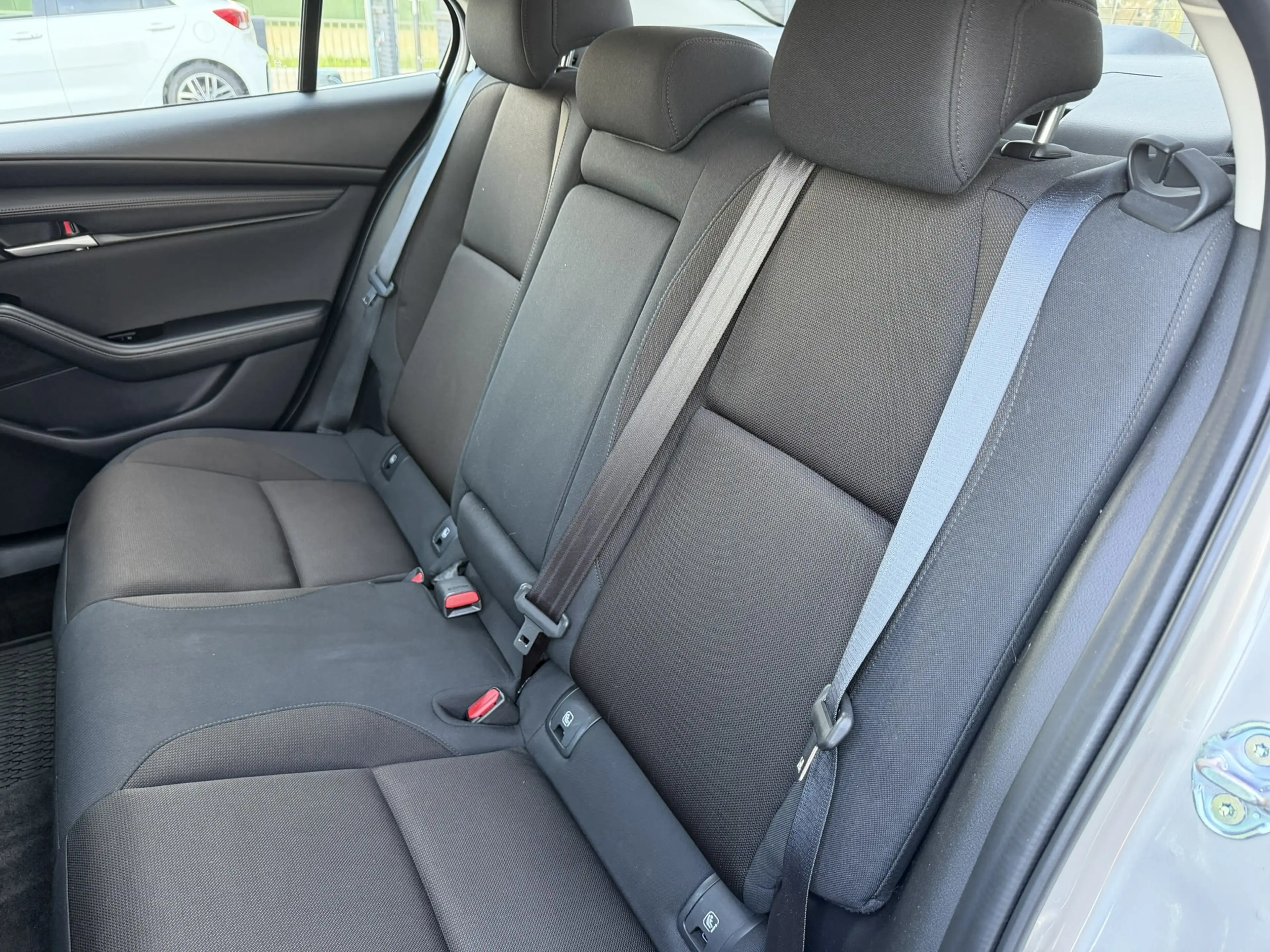 Mazda 3 2.5 e-SkyActiv-G Carplay — photo 17