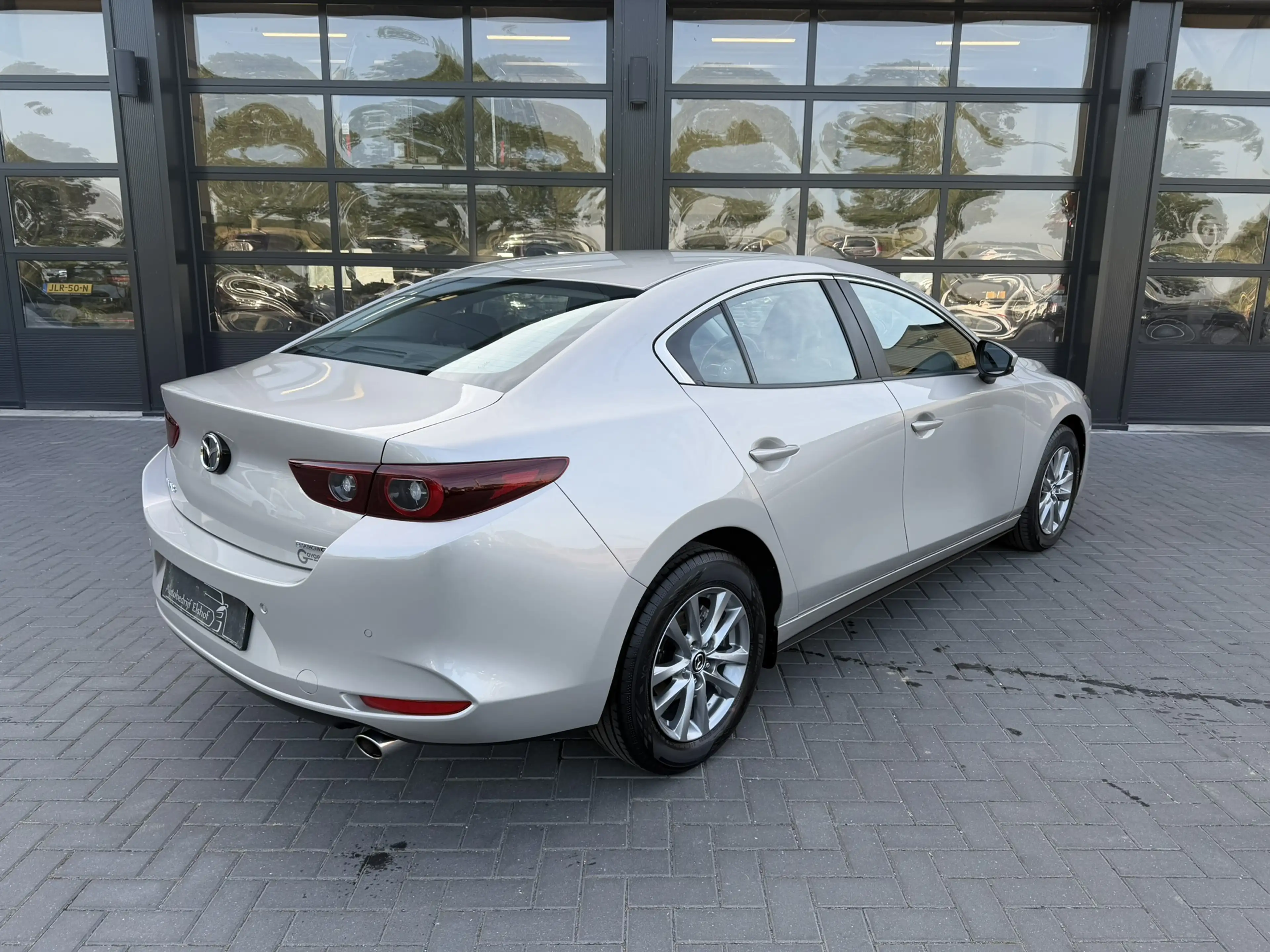 Mazda 3 2.5 e-SkyActiv-G Carplay — photo 2