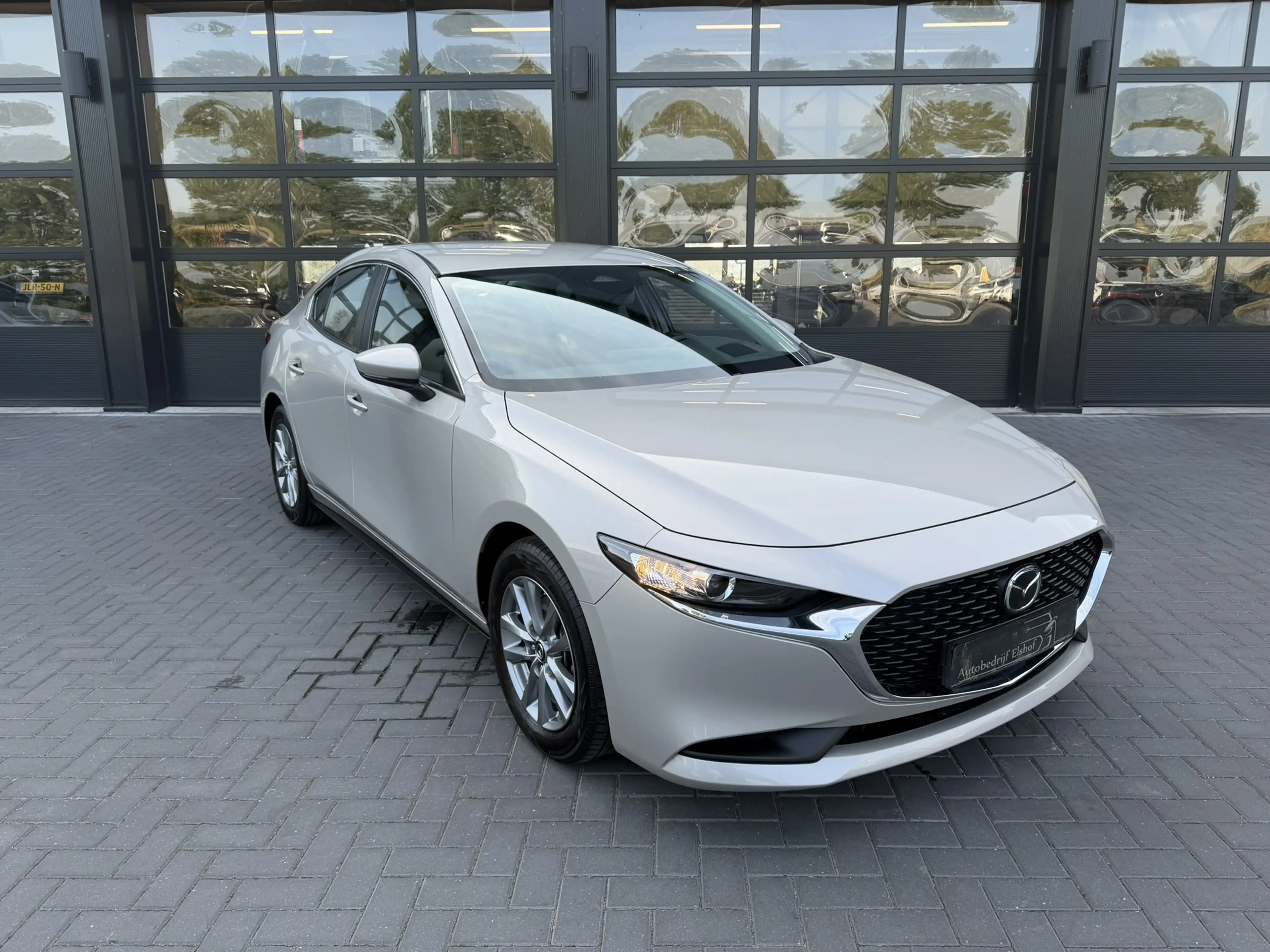 Mazda 3 2.5 e-SkyActiv-G Carplay — photo 20